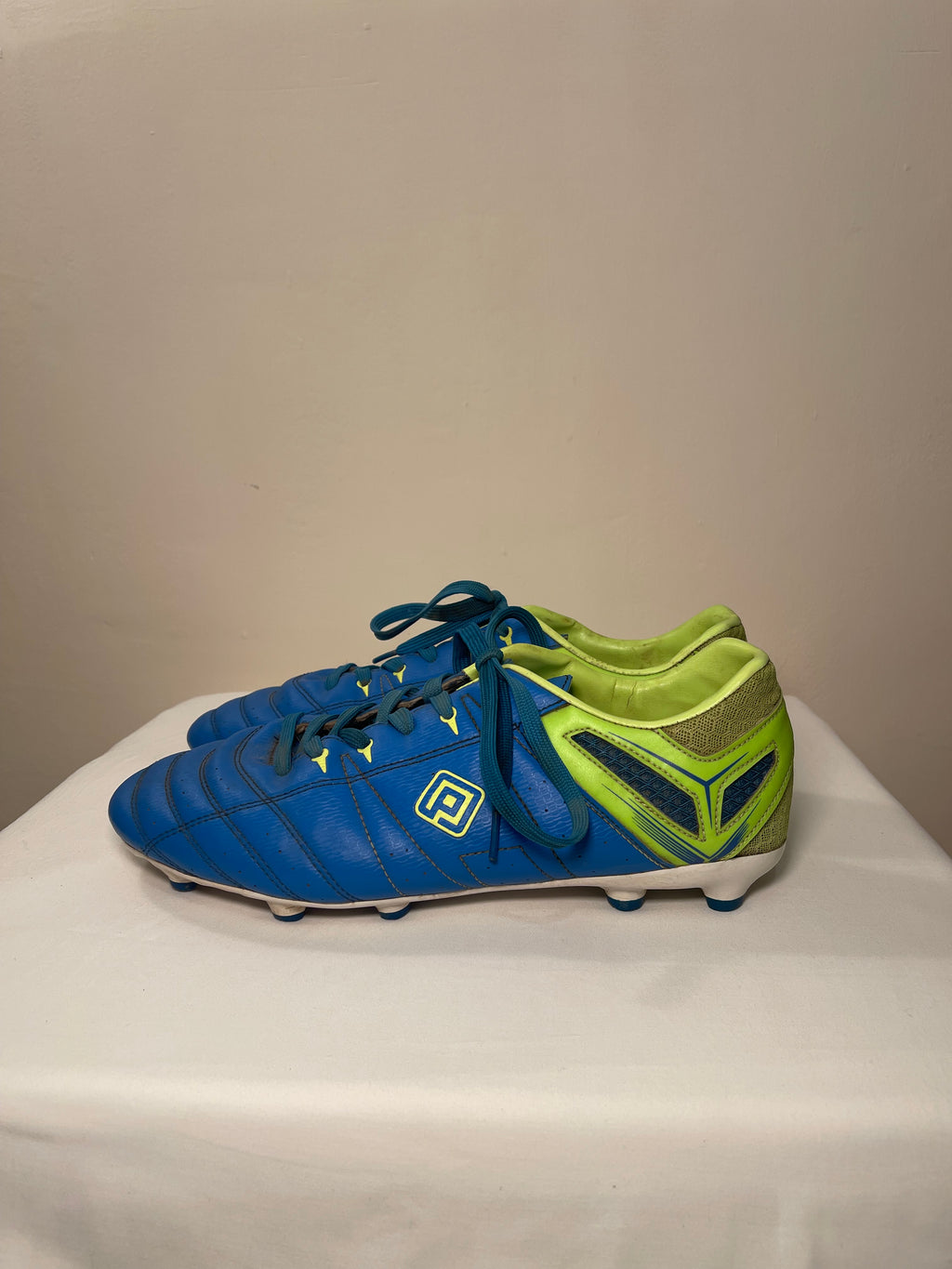 Dream Pairs Football Boots