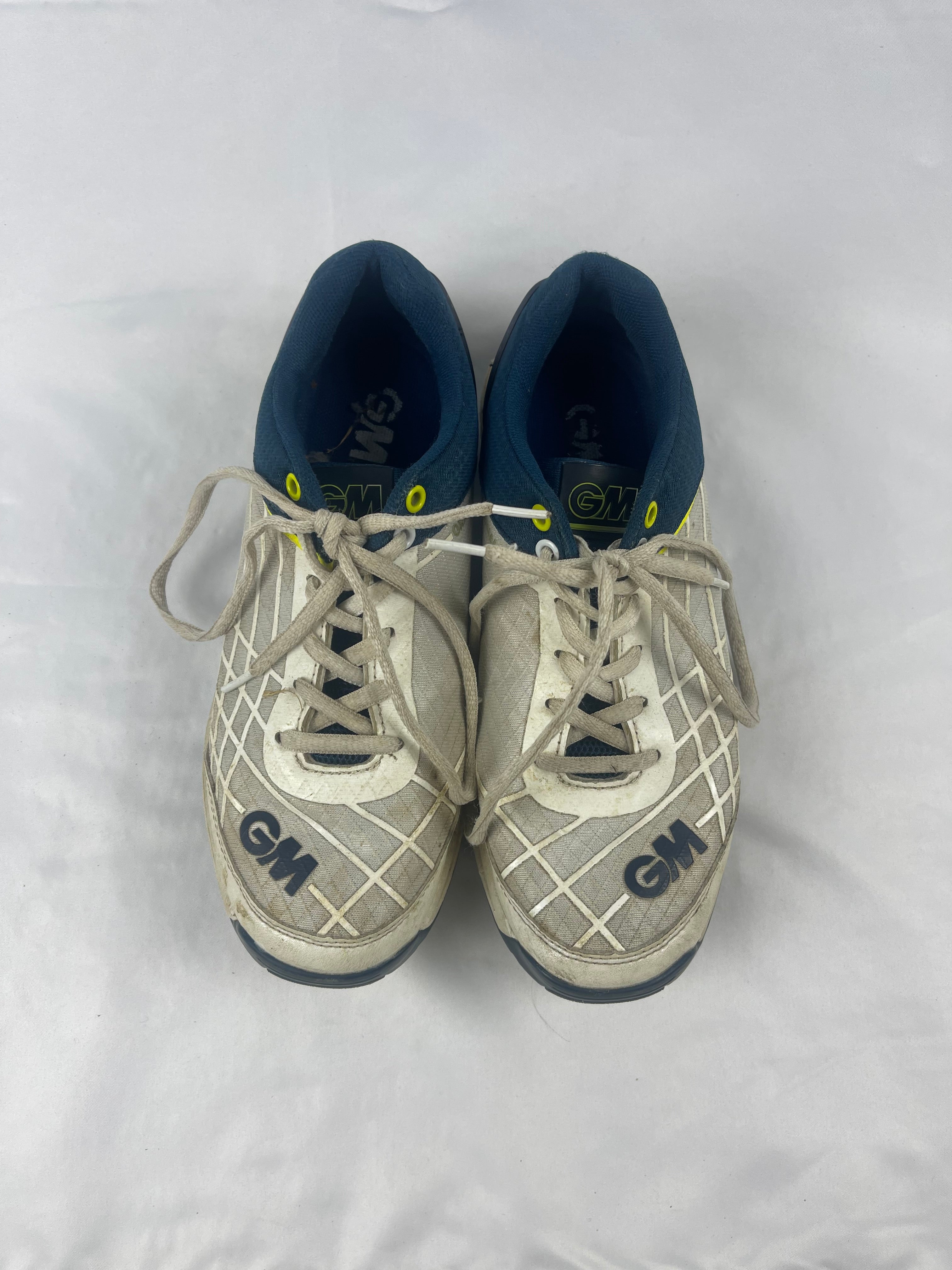 GM Cricket Spikes