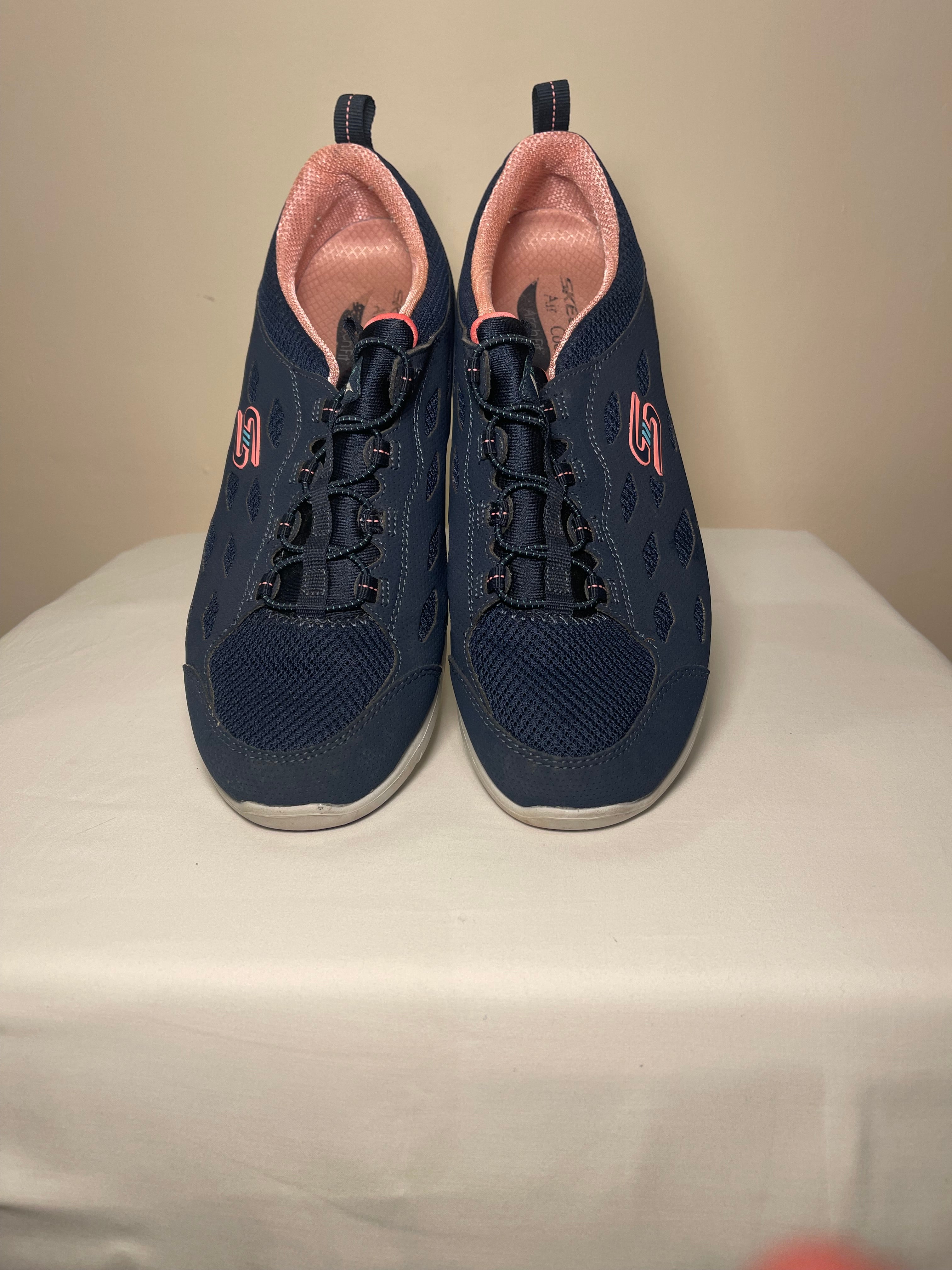 Skechers Air Cooled Form Fit Trainers