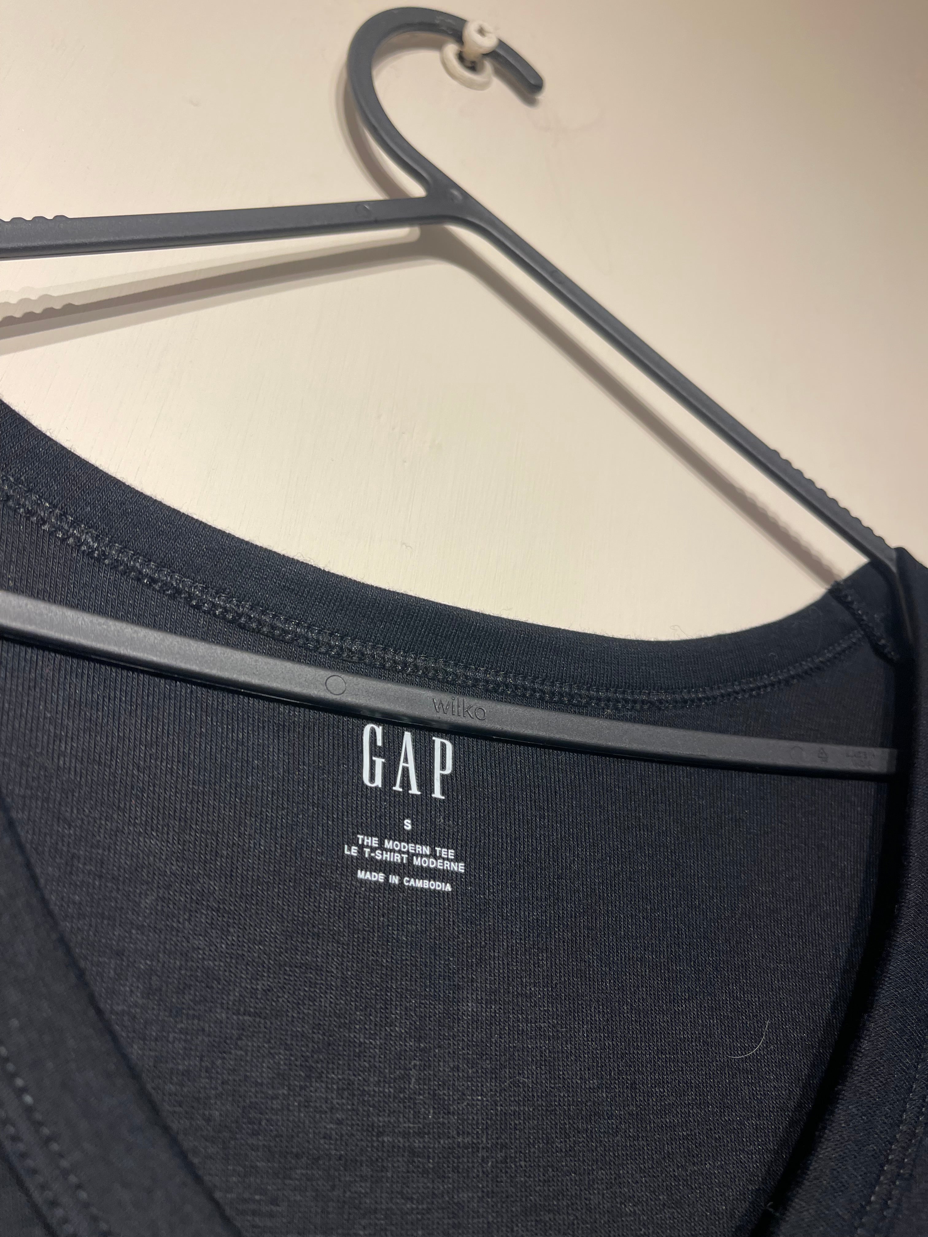 GAP Women’s Gym Top