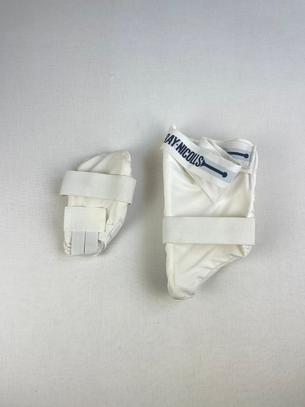 Gray Nicholls Youth Cricket Thigh Guard Set (35cm)