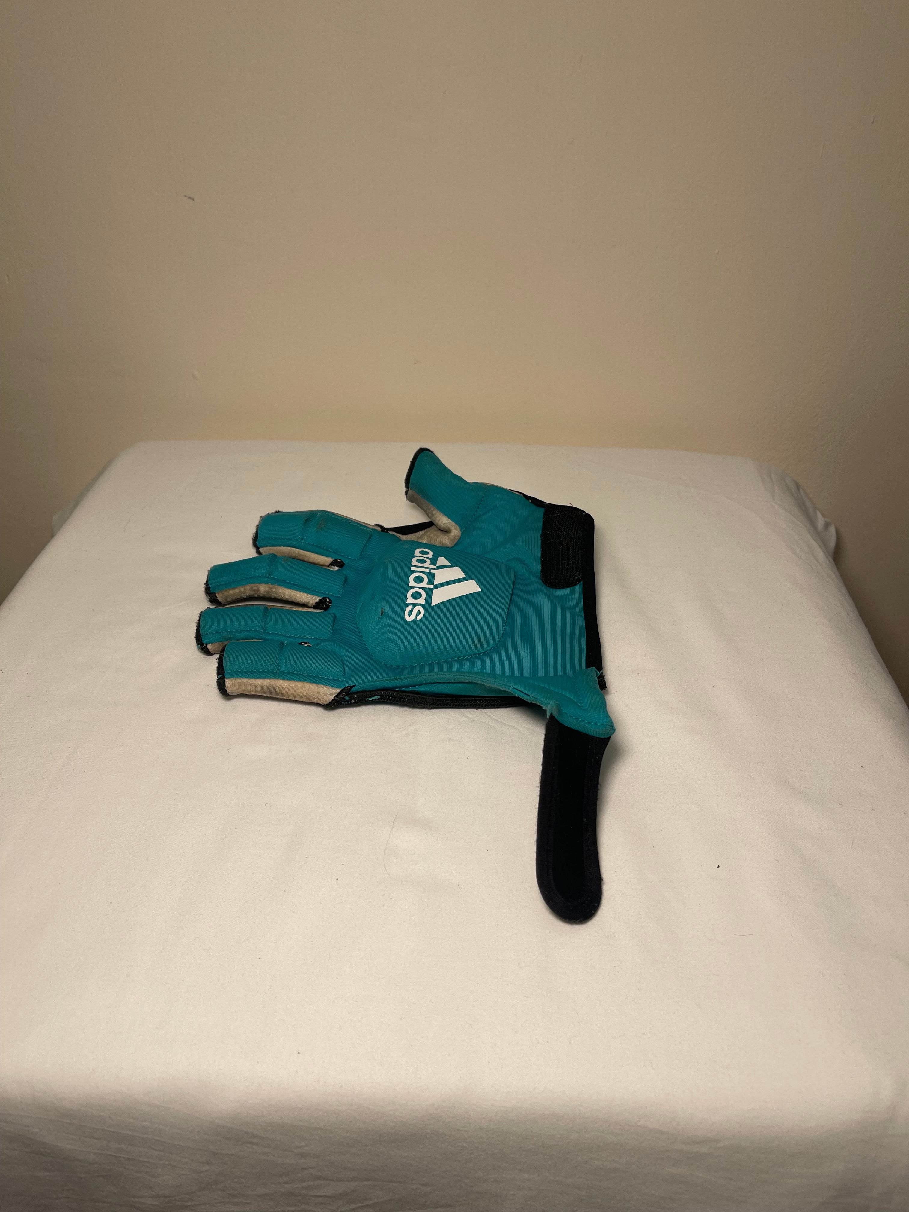 ADIDAS Hockey Gloves