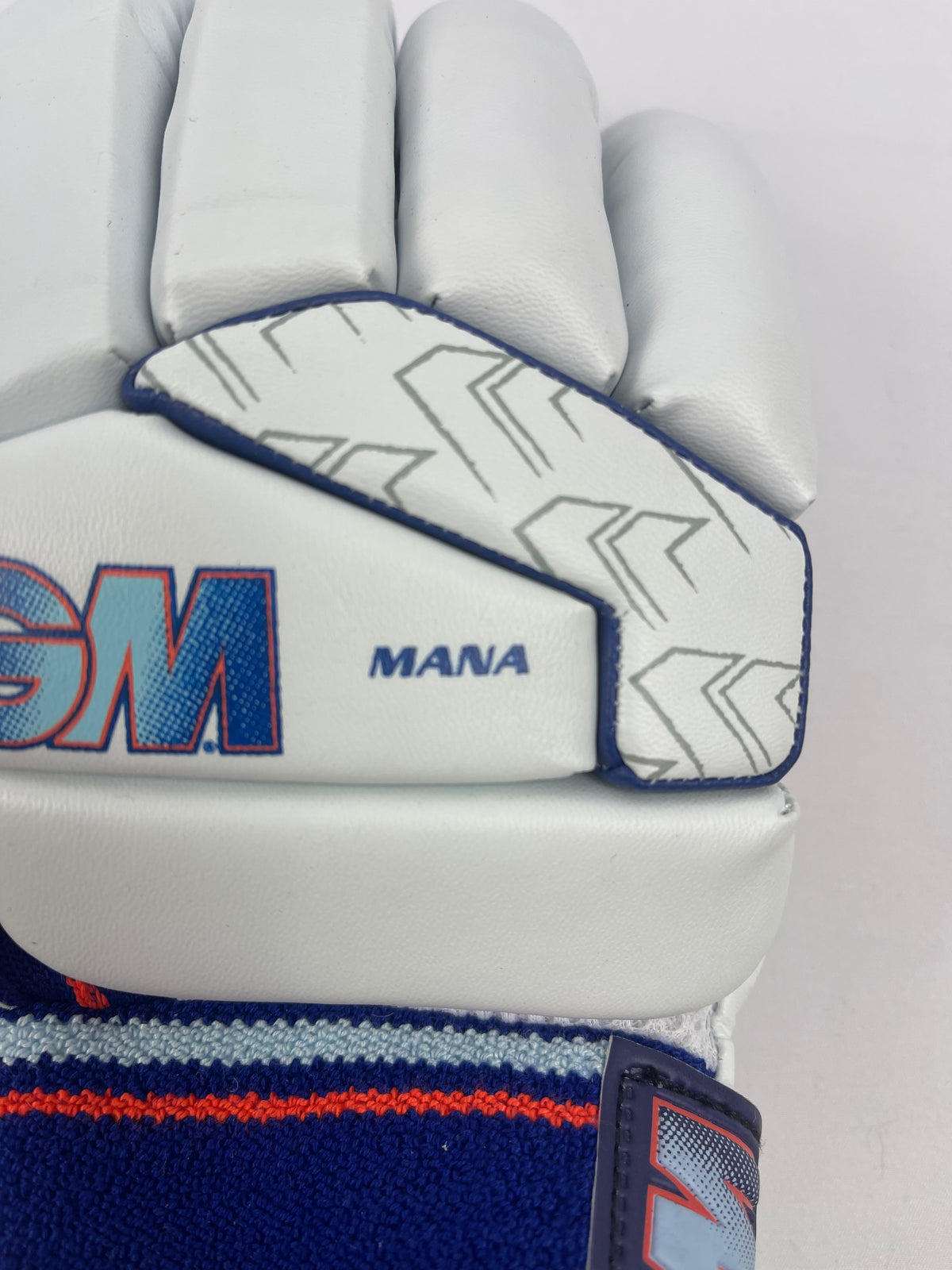 GM Youth Mana Cricket Gloves