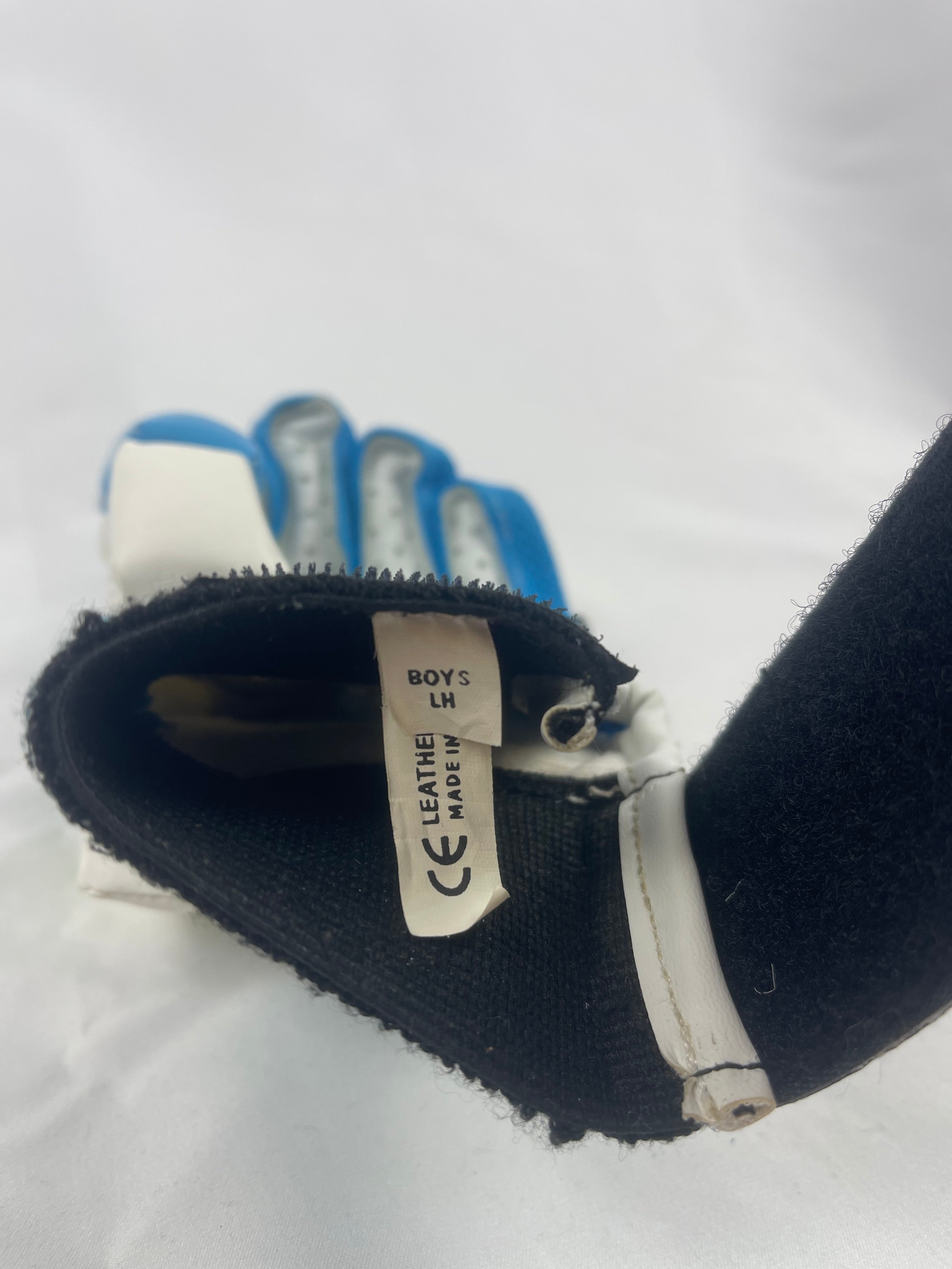 Kookaburra Youth Verve 300 Cricket Gloves