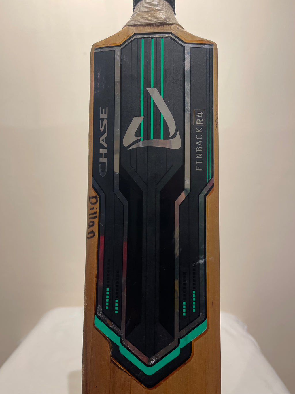 Chase Finback R4 Cricket Bat
