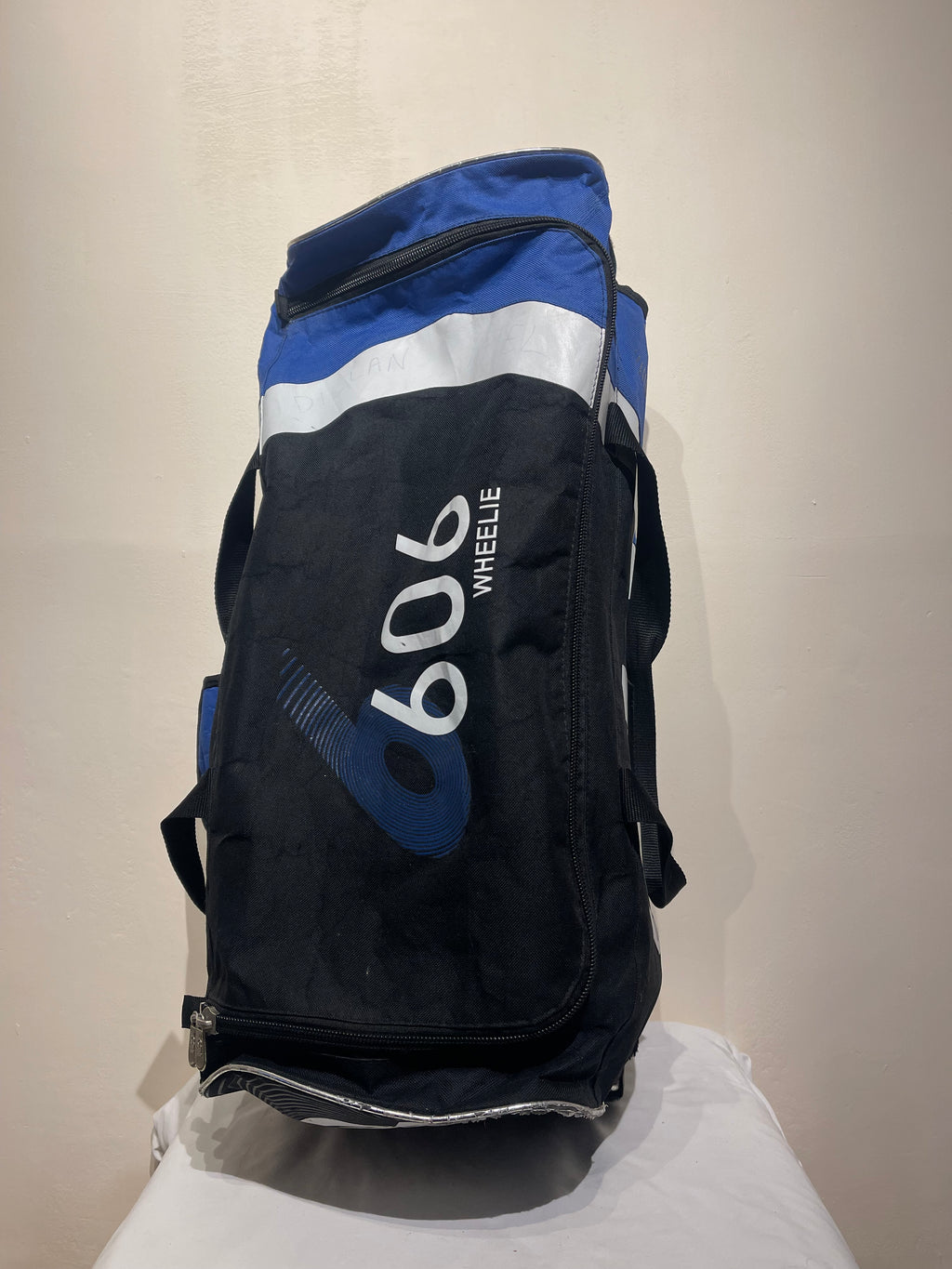 GM 606 Wheelie Cricket Bag