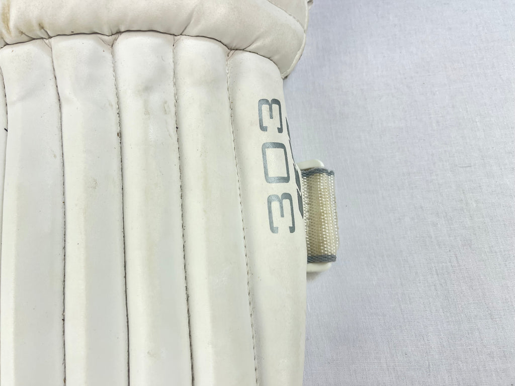 GM 303 Youth Cricket Pads