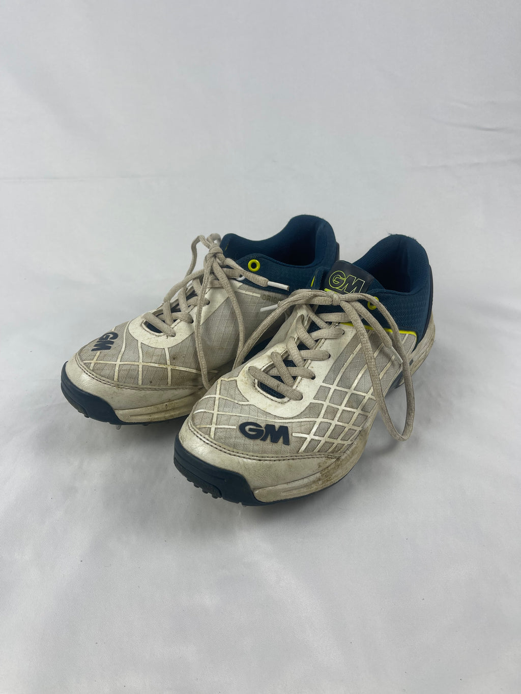 GM Cricket Spikes