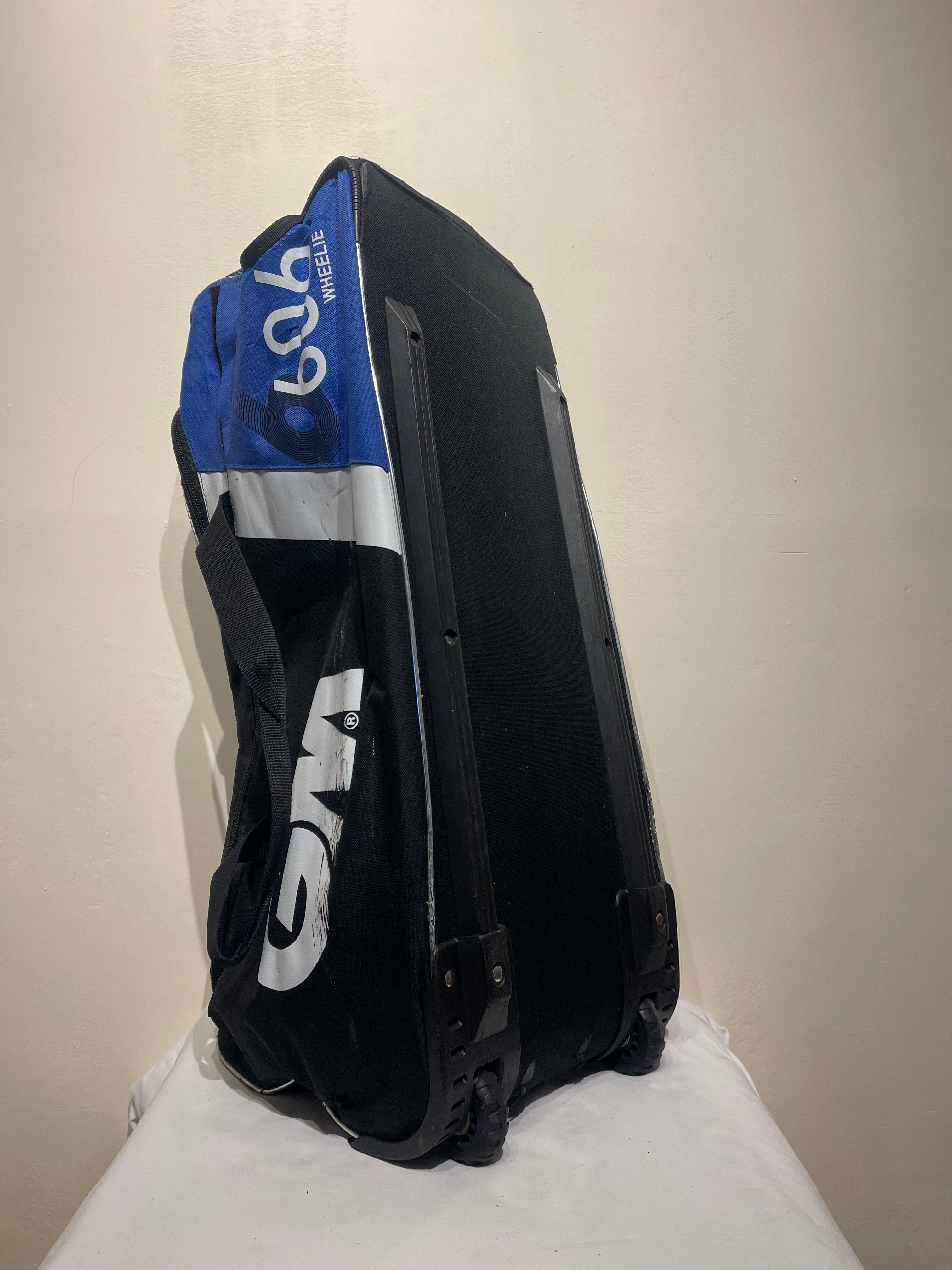 GM 606 Wheelie Cricket Bag