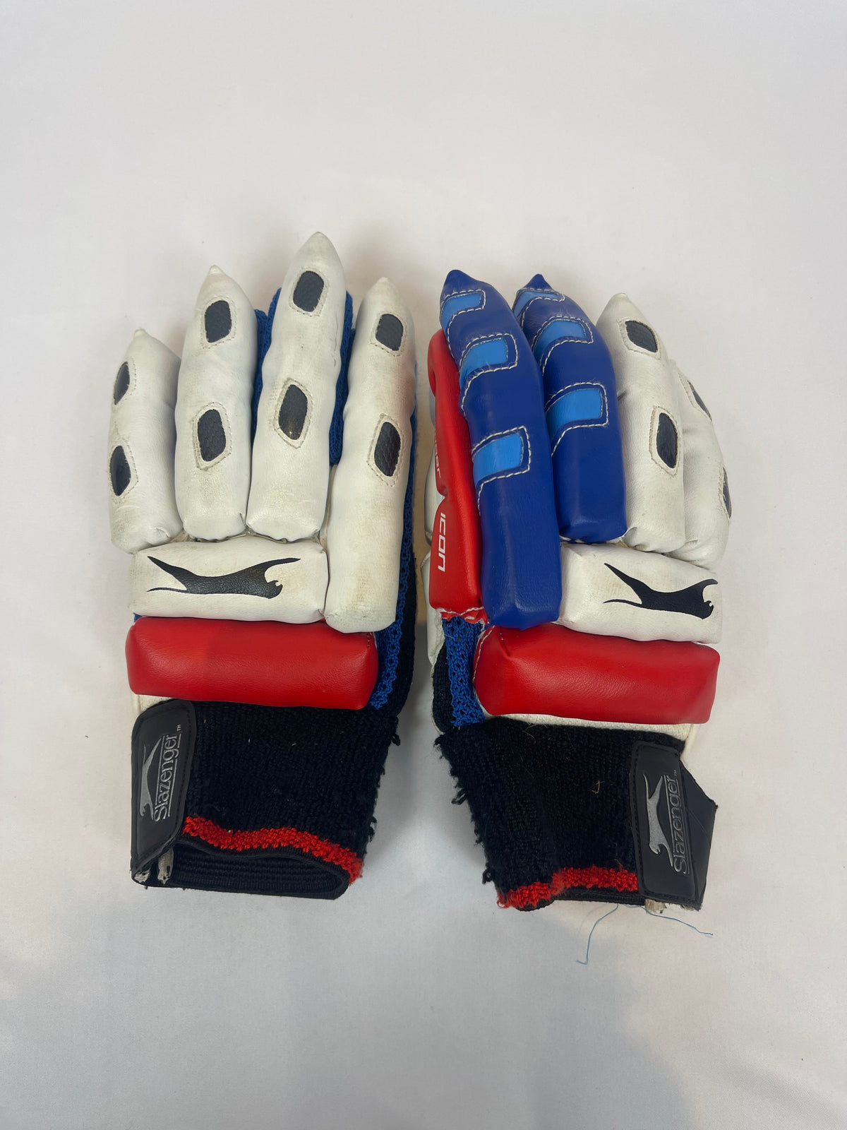 Slazenger Icon Cricket Junior Gloves