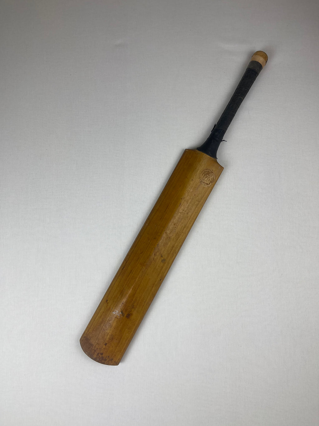 Gradidge Tom Graveney No.6 Autograph Cricket Bat