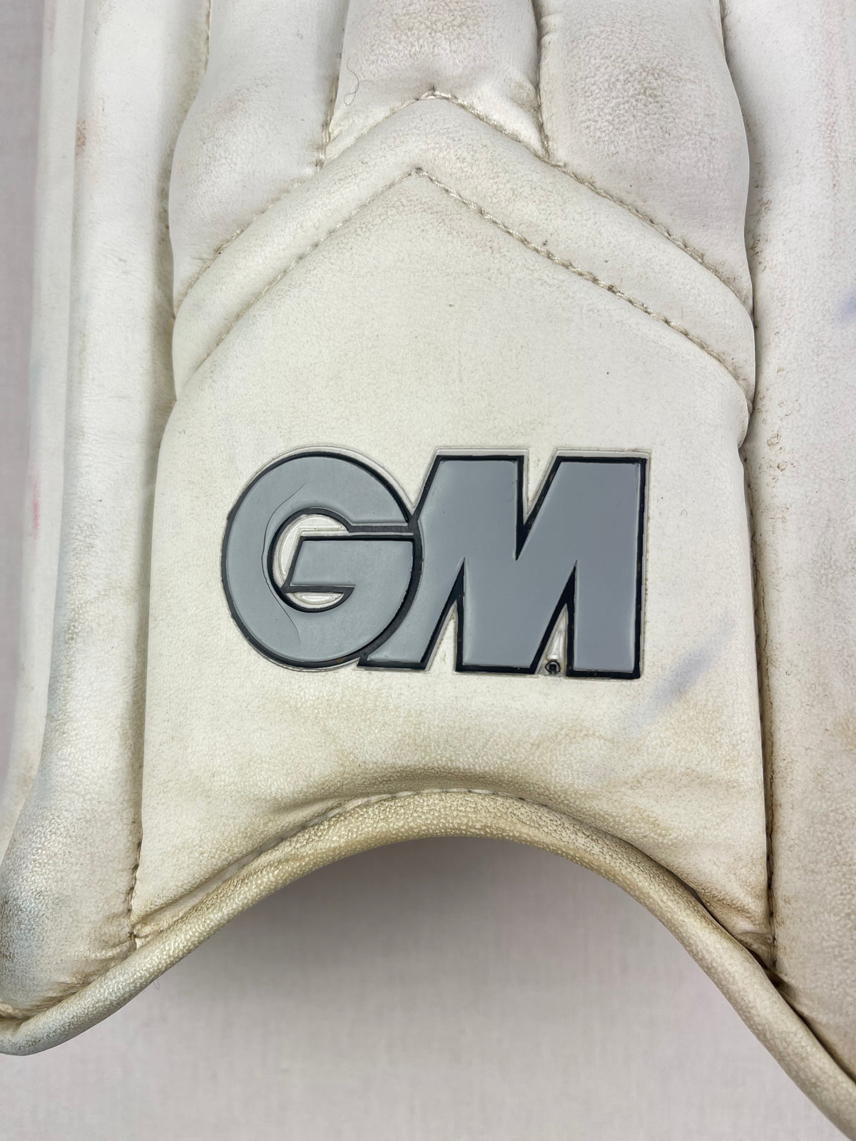 GM Senior 808 Cricket Pads