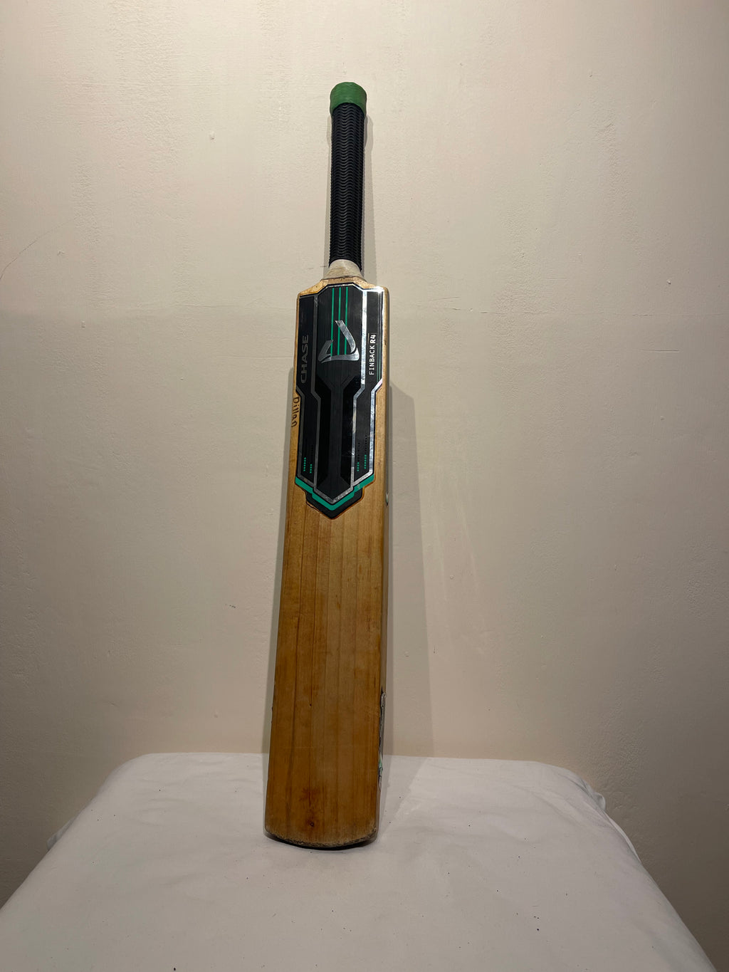 Chase Finback R4 Cricket Bat