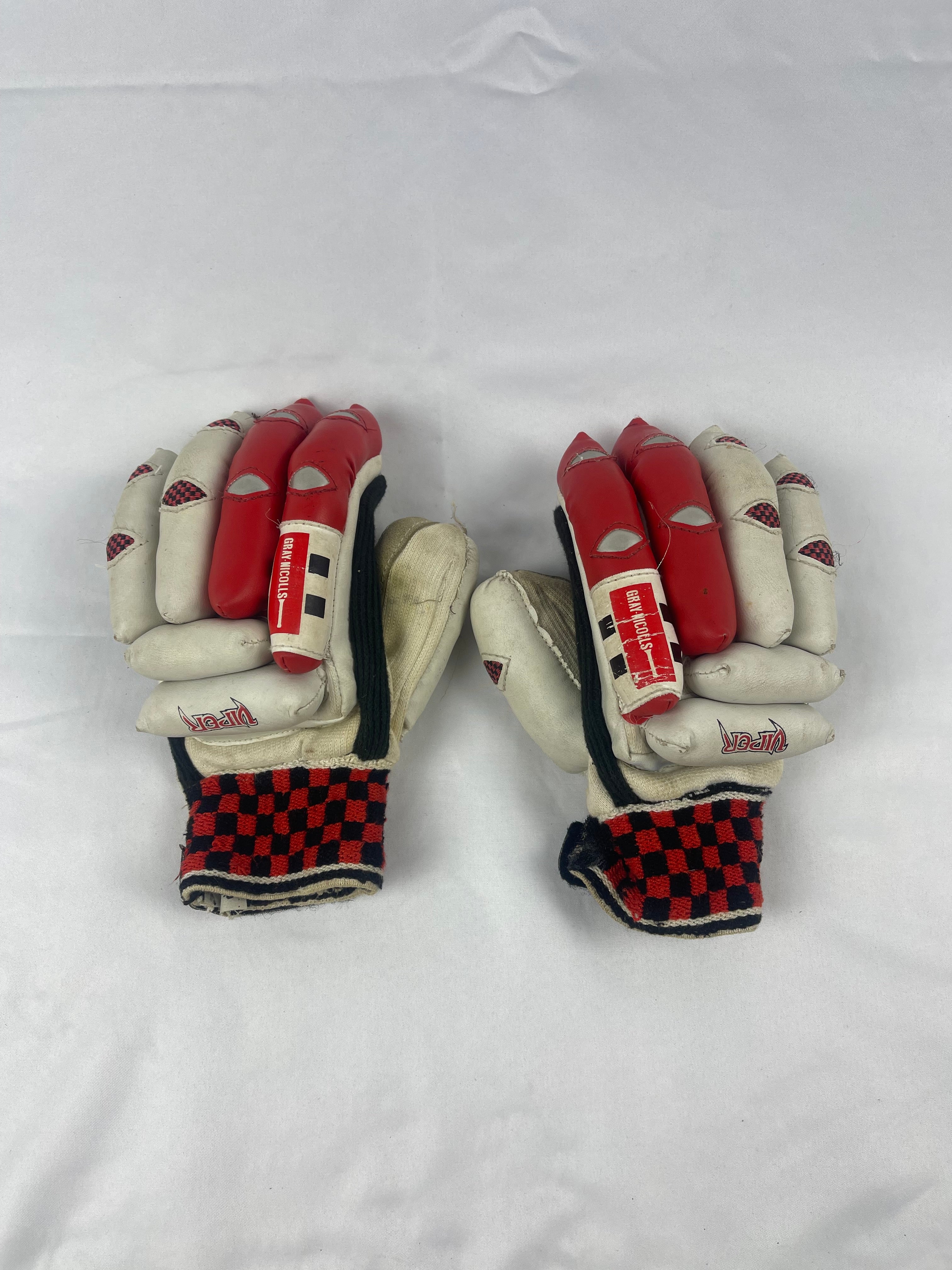 Gray Nicholls Junior Viper Cricket Gloves