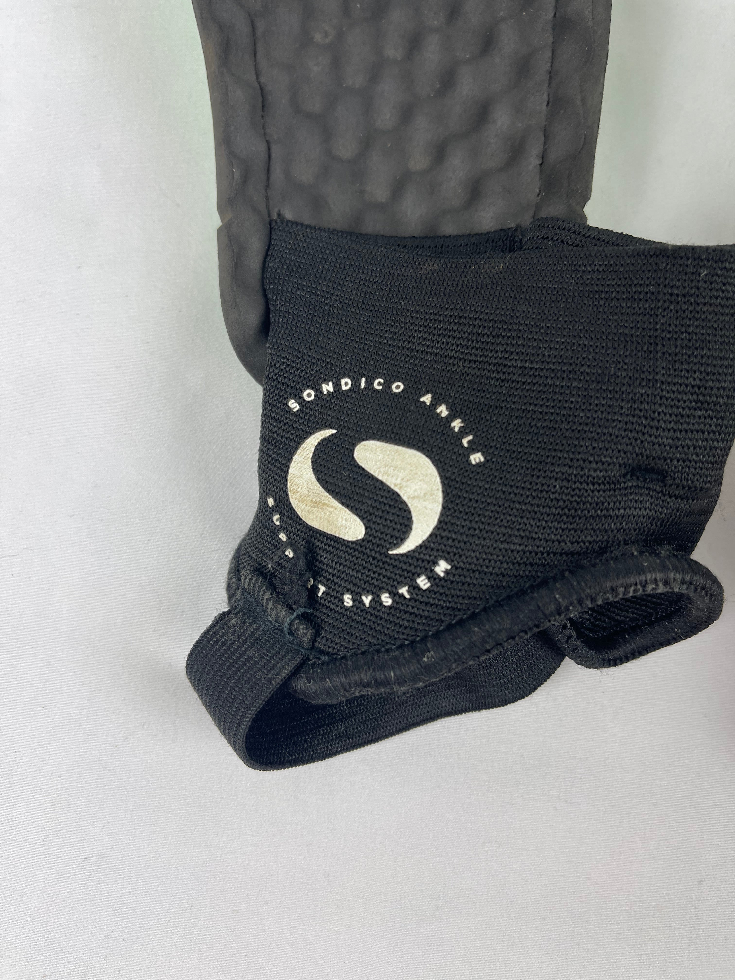 Sondico Kids Shin Pads