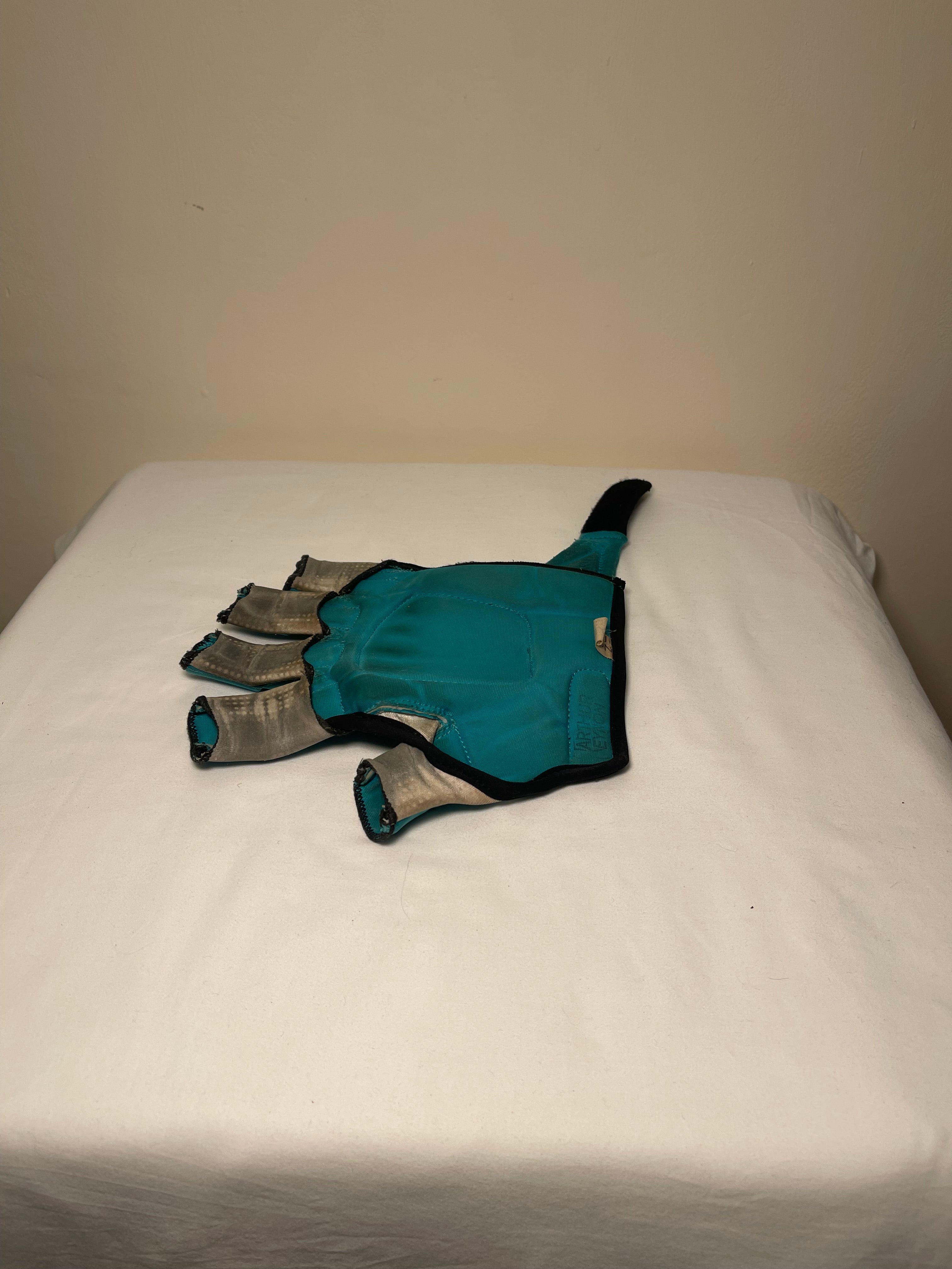 ADIDAS Hockey Gloves