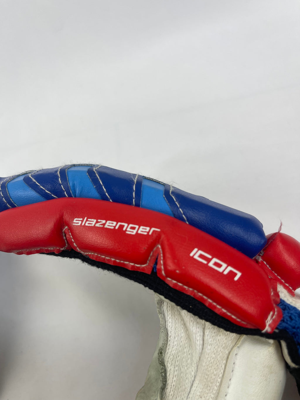 Slazenger Youth Icon Cricket Gloves