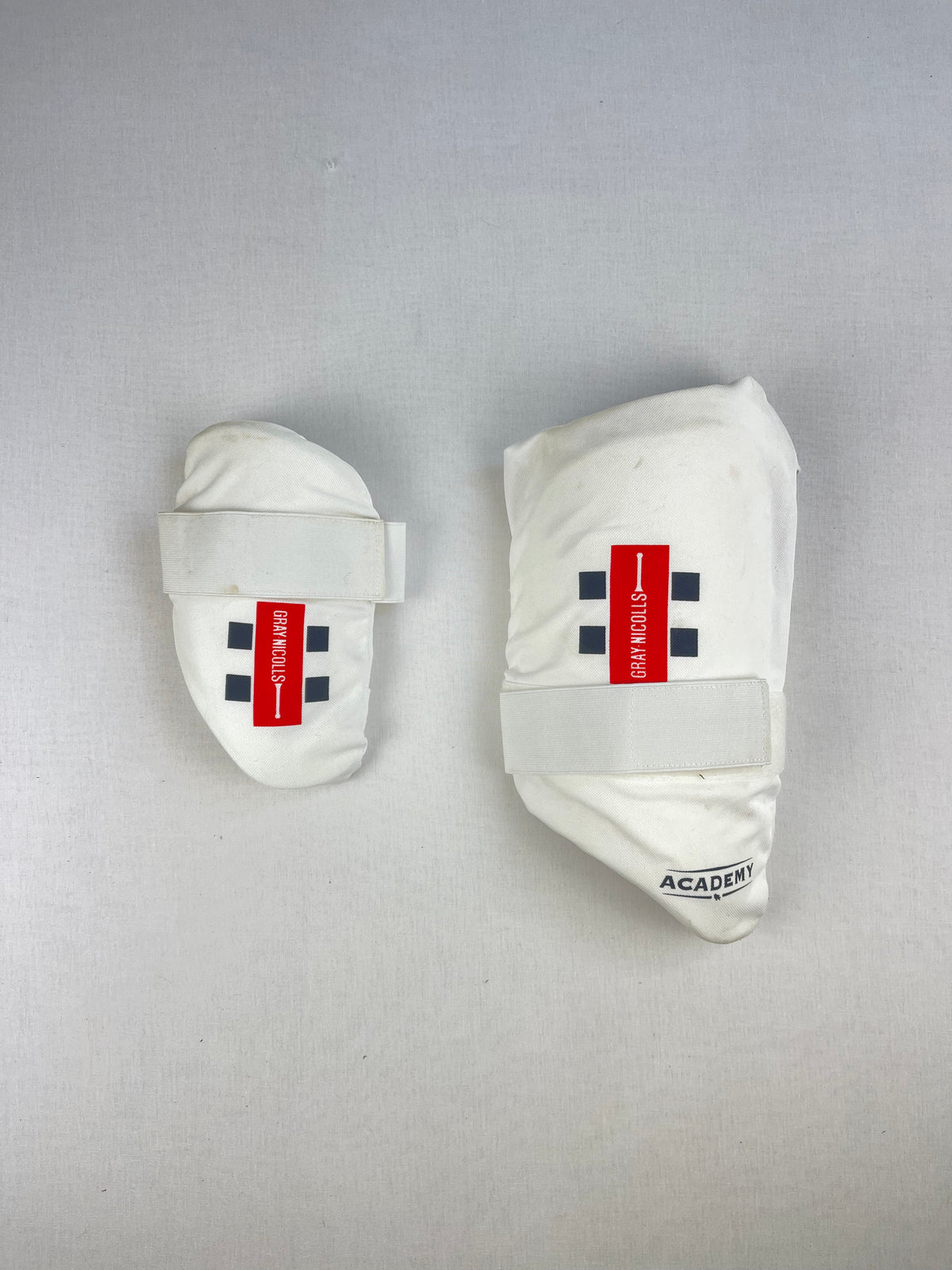 Gray Nicholls Youth Cricket Thigh Guard Set (35cm)