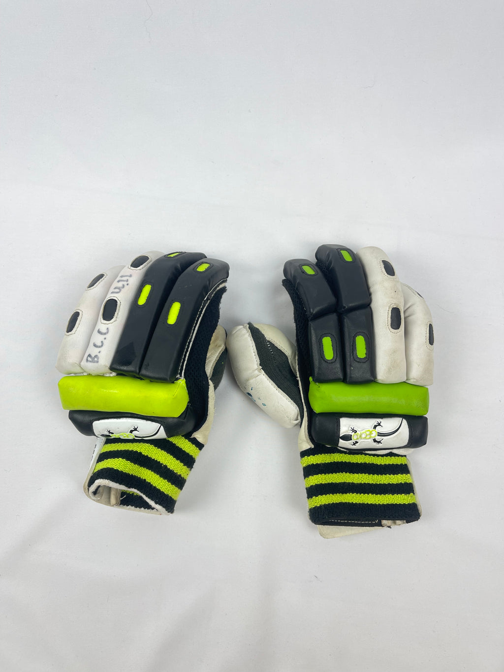 Gecko Youth Pro Tec 2000 Cricket Gloves