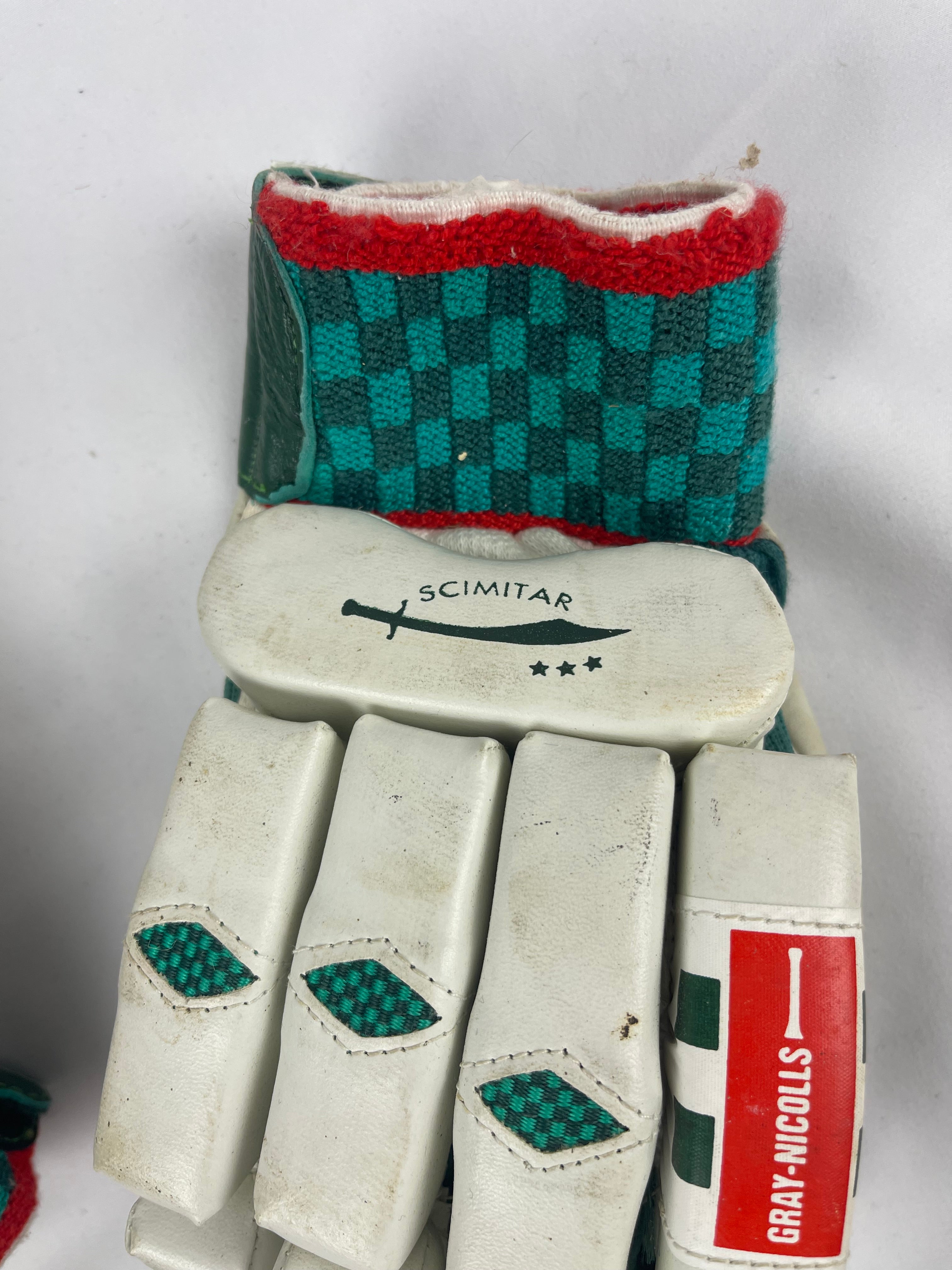 Gray Nicholls Scimitar Junior Gloves