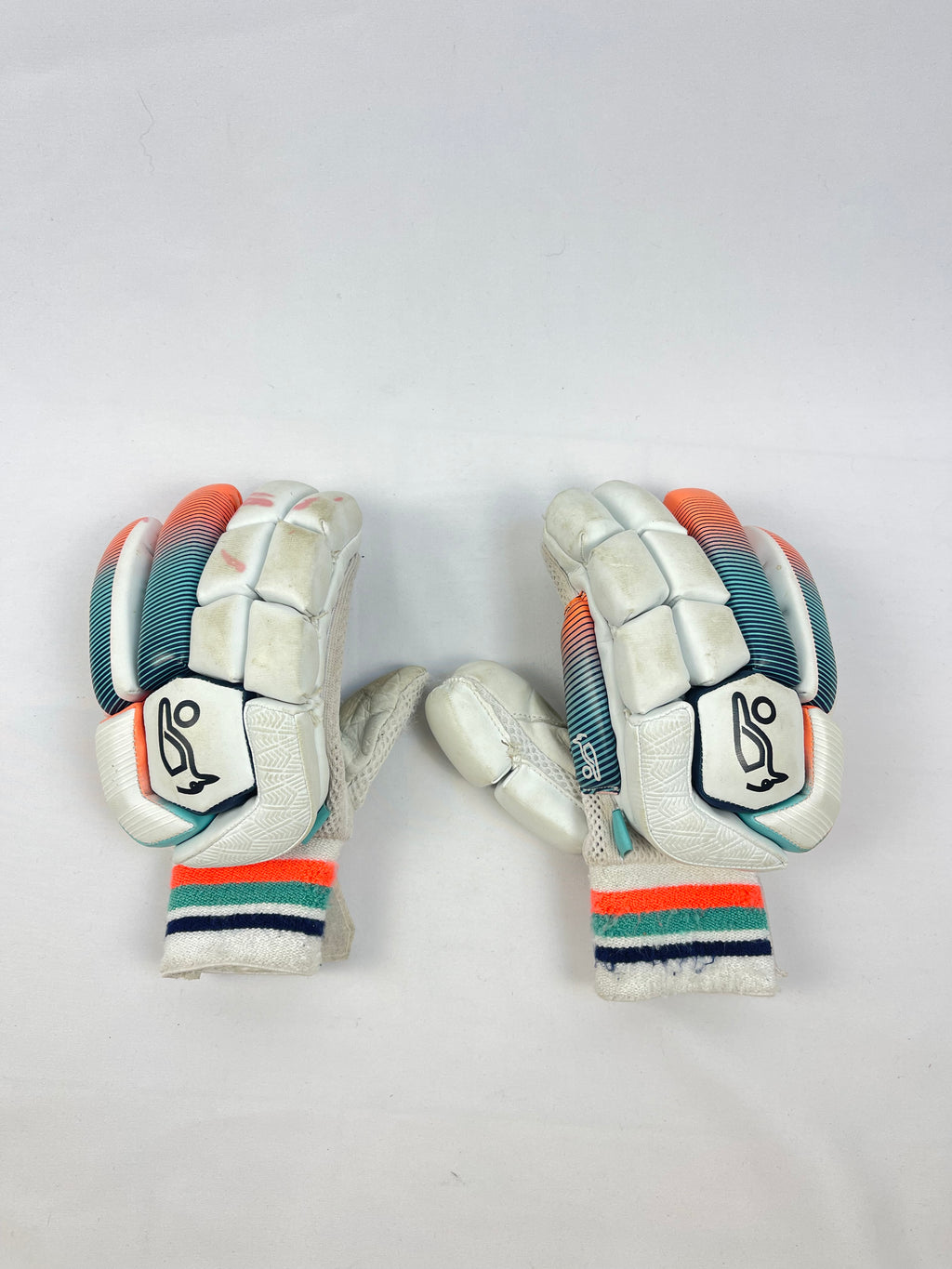 GM Youth 750 Aura Cricket Gloves