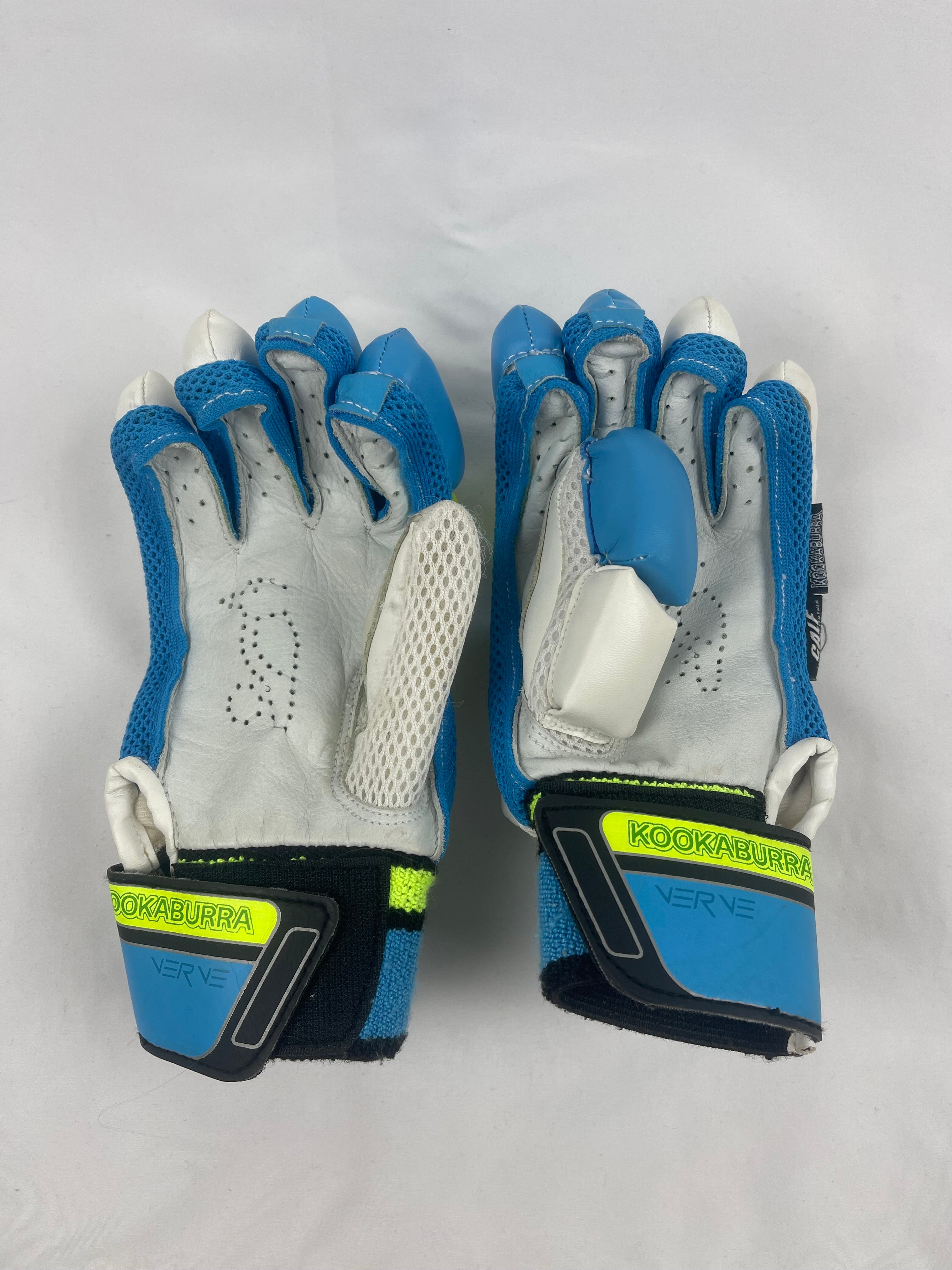 Kookaburra Youth Verve 300 Cricket Gloves