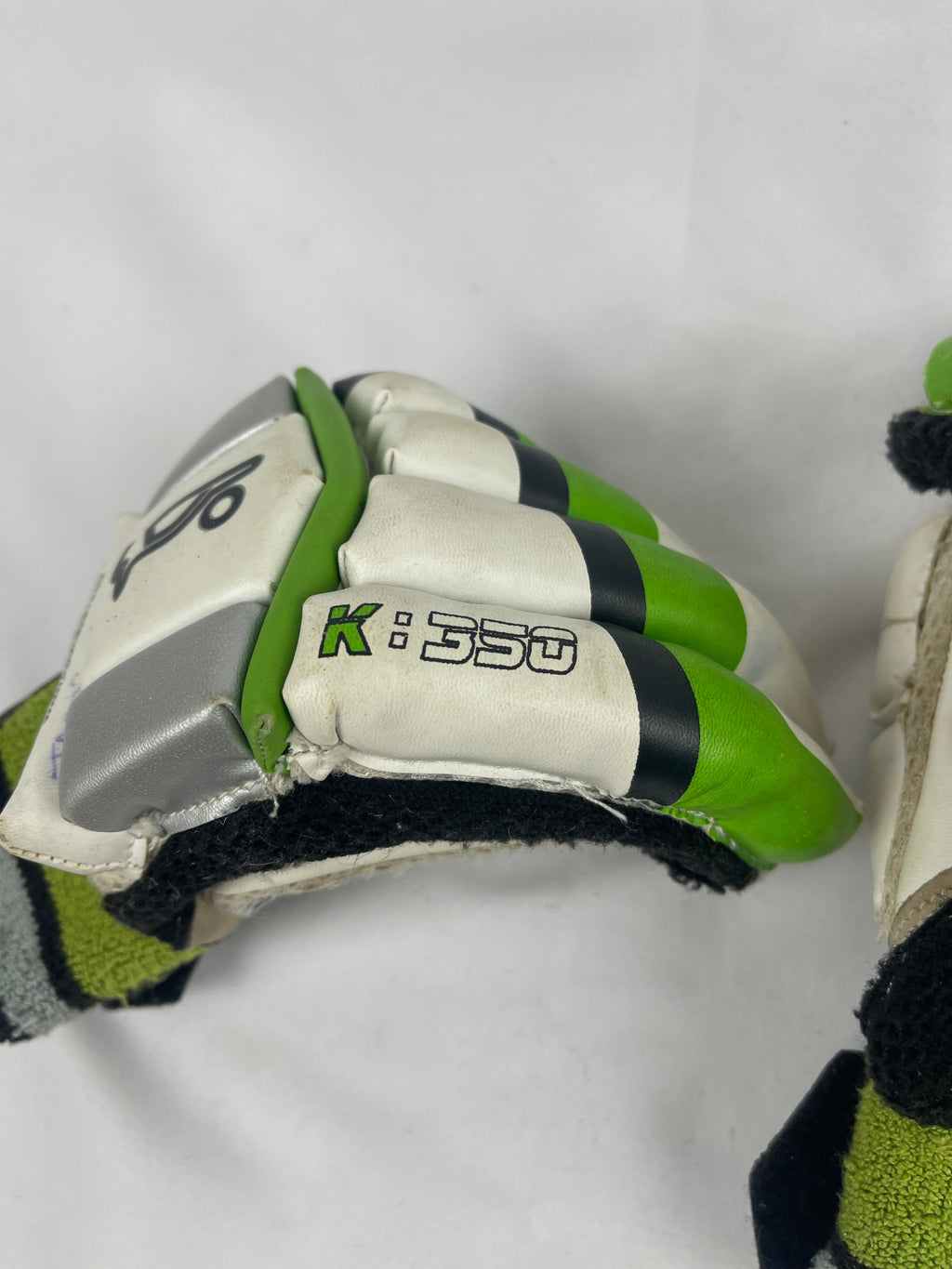 Kookaburra Junior K350 Cricket Gloves