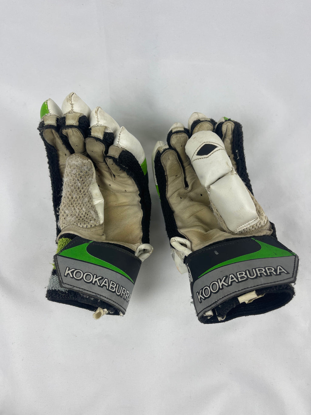 Kookaburra Junior K350 Cricket Gloves