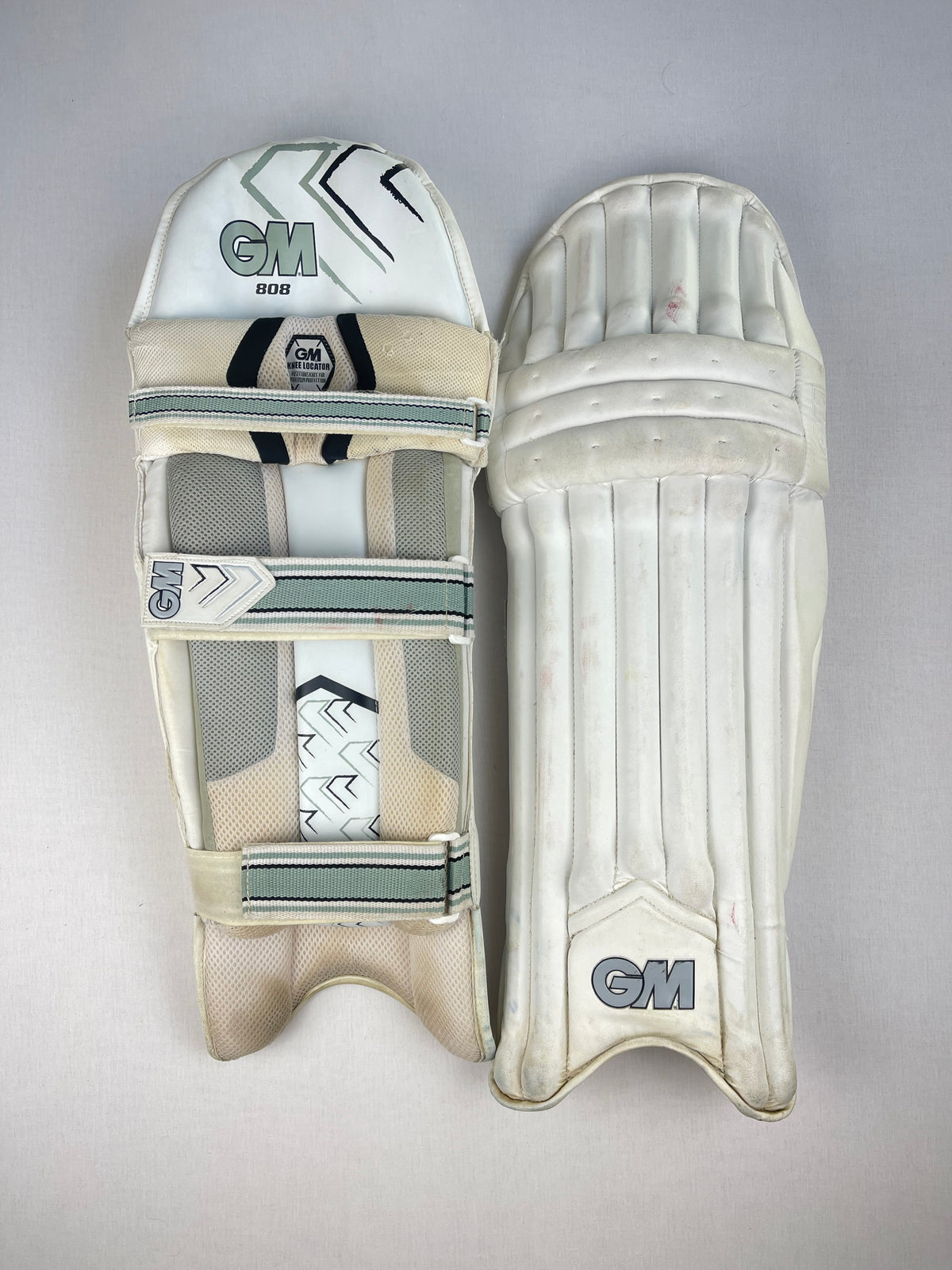 GM Senior 808 Cricket Pads