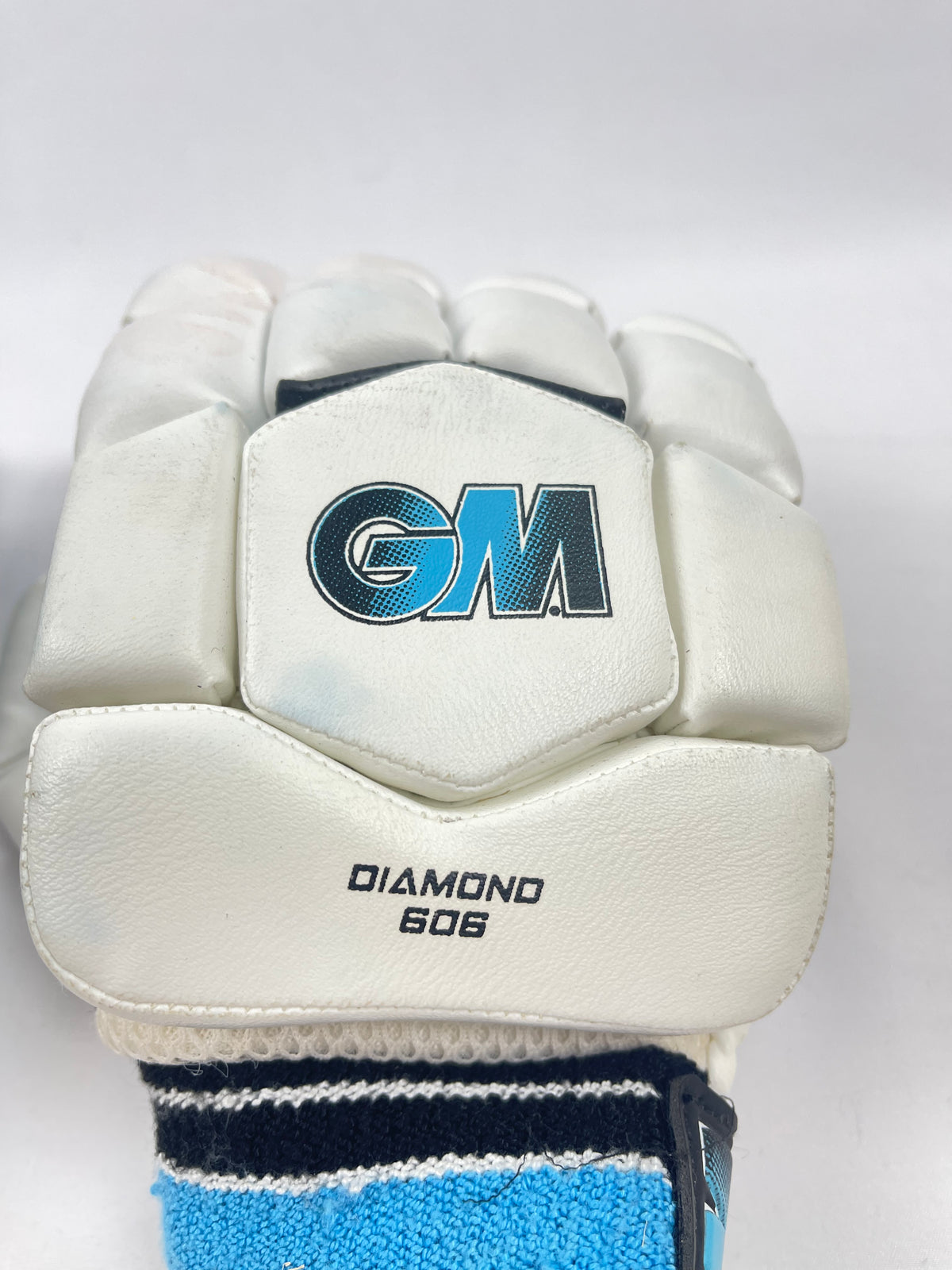 GM Youth Diamond 606 Cricket Gloves