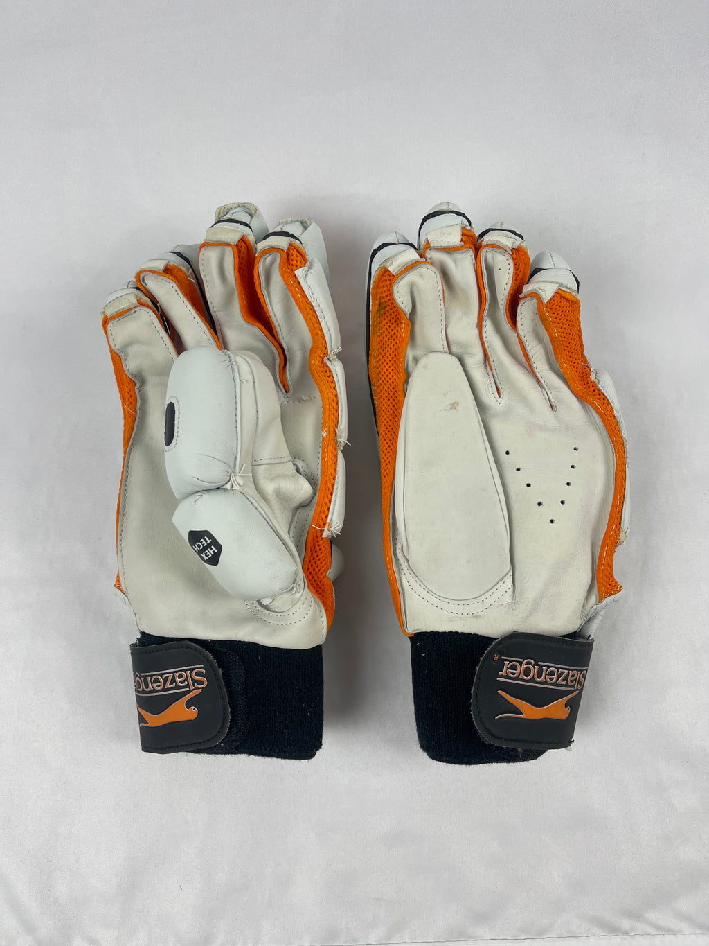 Slazenger Select Tour Cricket Gloves