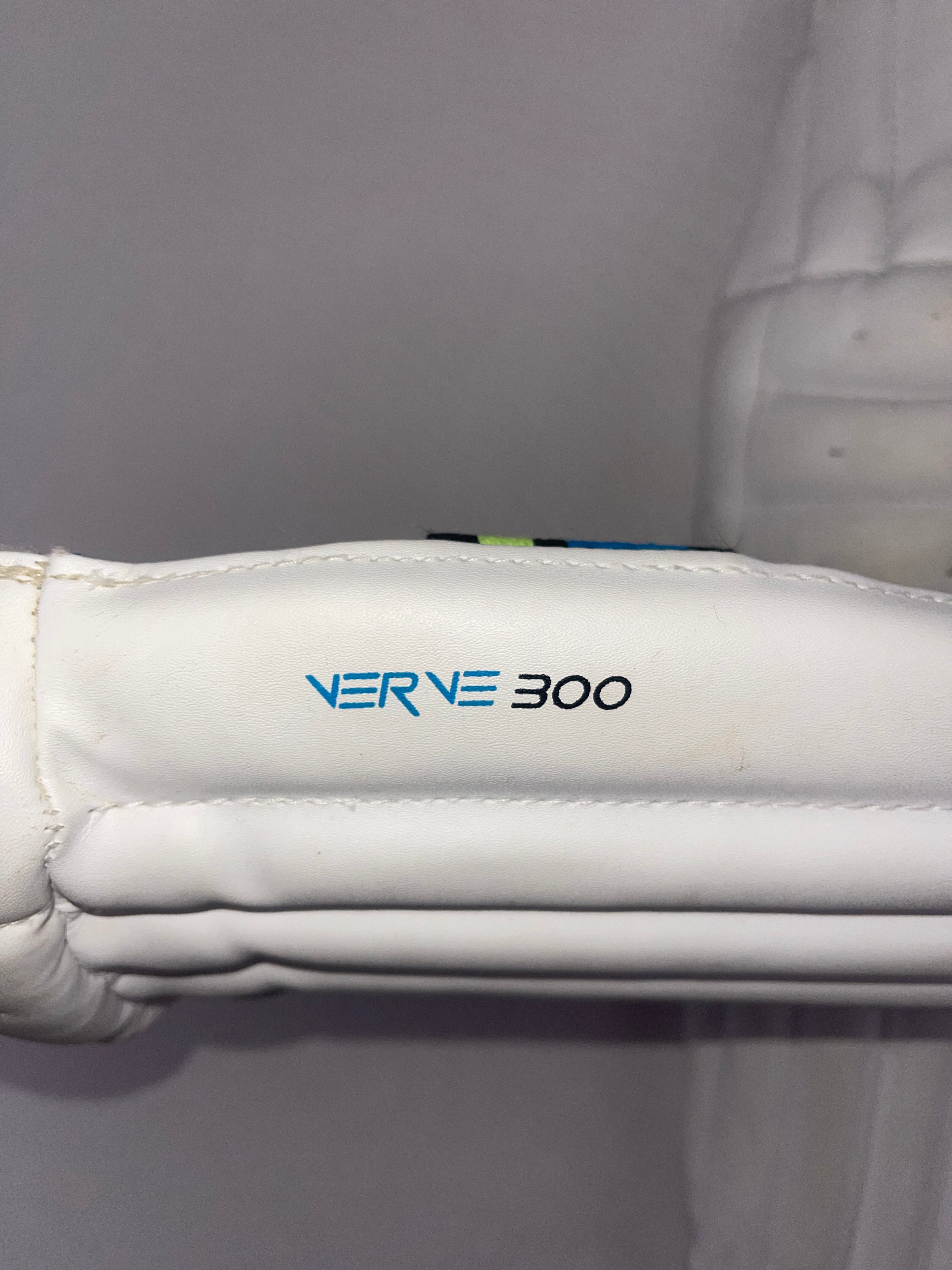 Kookaburra Youth Verve 3000 Cricket Pads