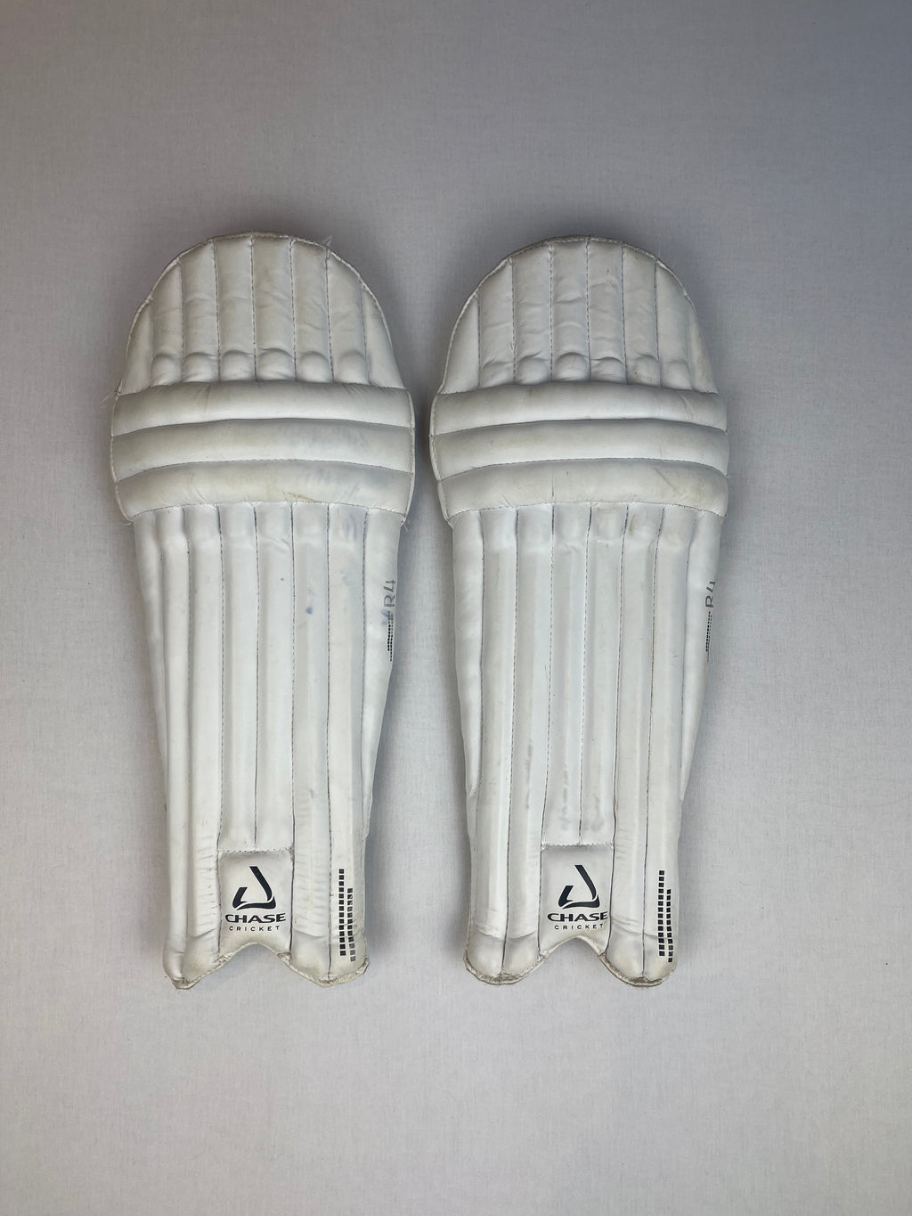Chase R4 Junior Cricket Pads