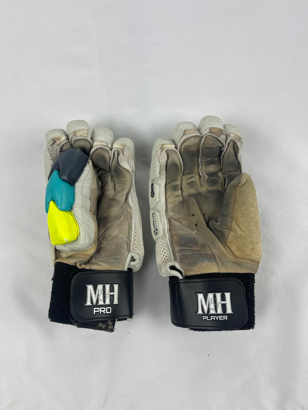M&H Adult Cricket Gloves