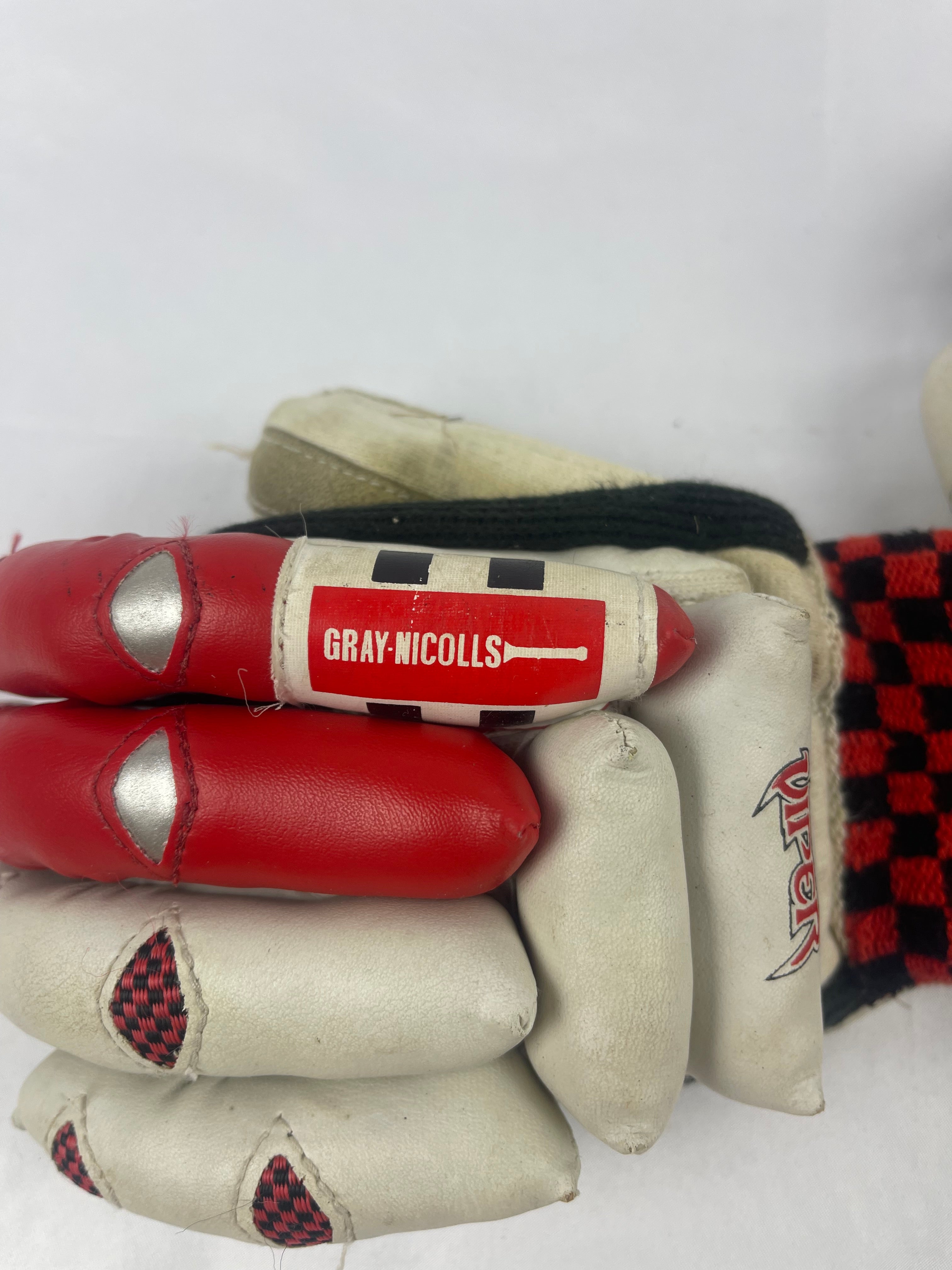 Gray Nicholls Junior Viper Cricket Gloves