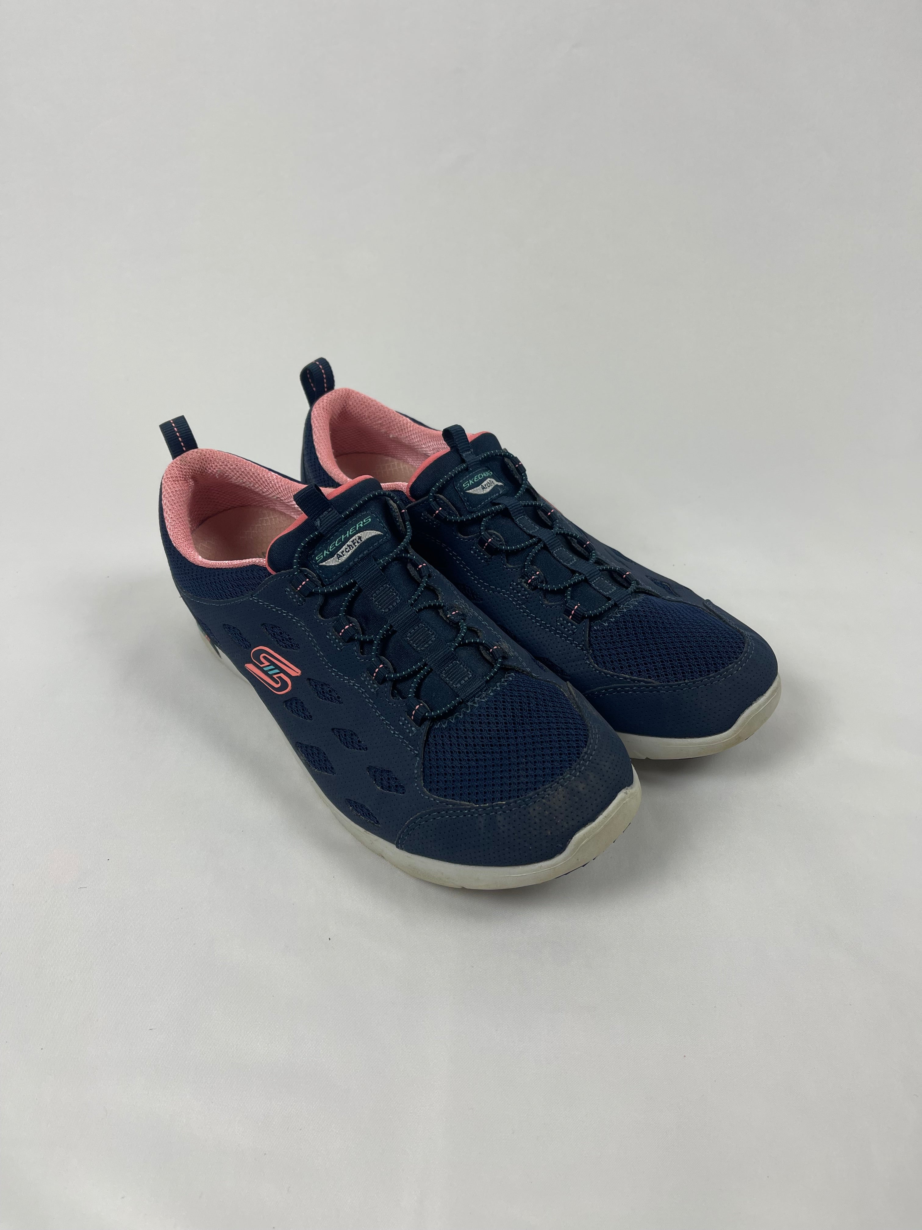 Skechers Air Cooled Form Fit Trainers