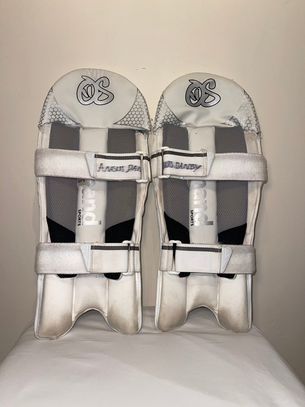 Onhand Platinum Kids Cricket Pads