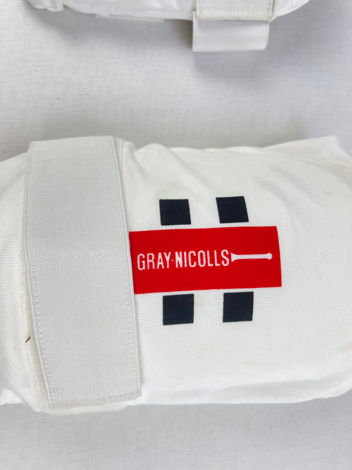 Gray Nicholls Youth Cricket Thigh Guard Set (35cm)