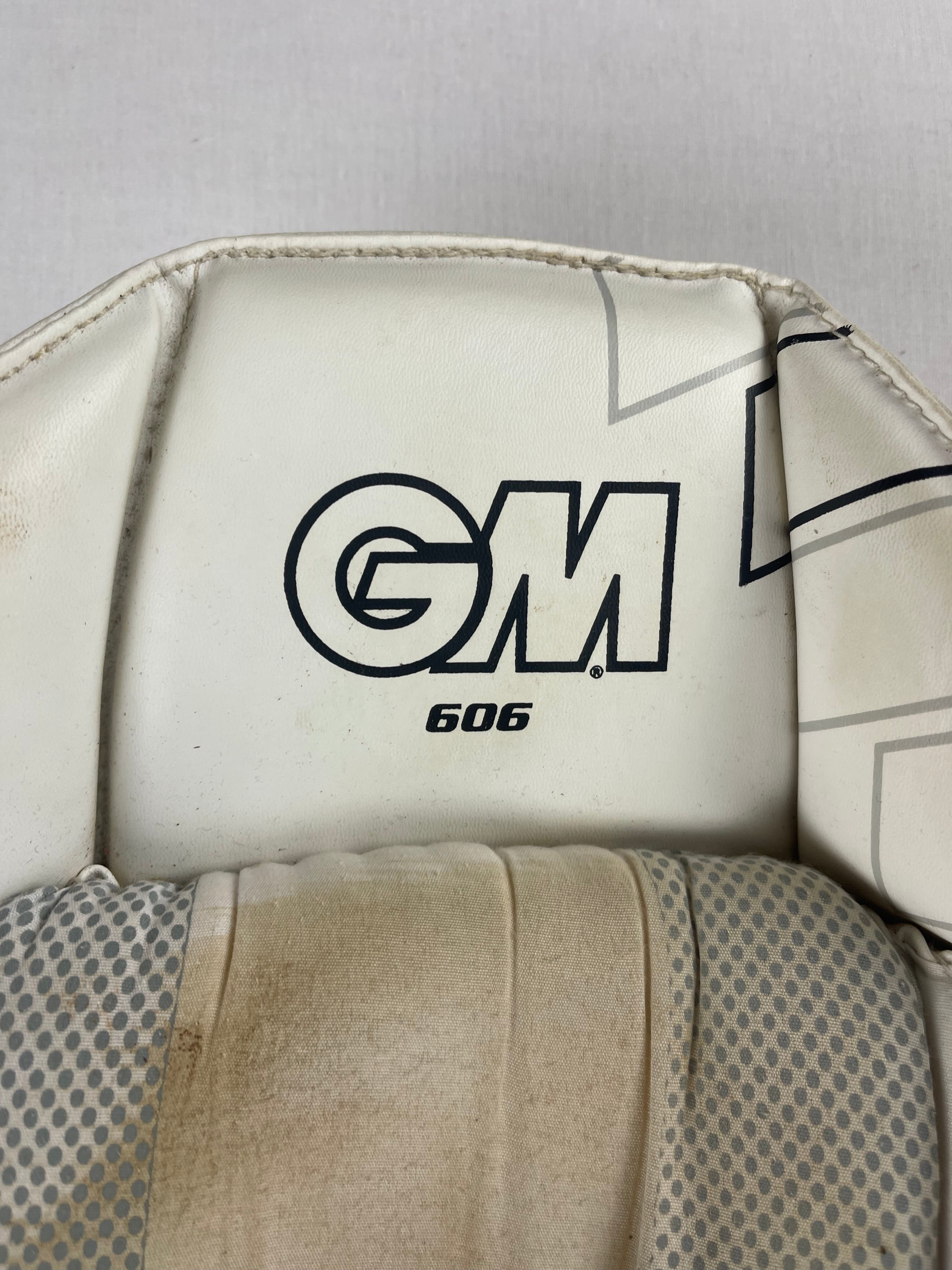 GM 606 Youth Cricket Pads