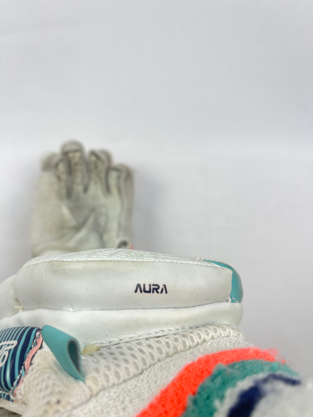 GM Youth 750 Aura Cricket Gloves