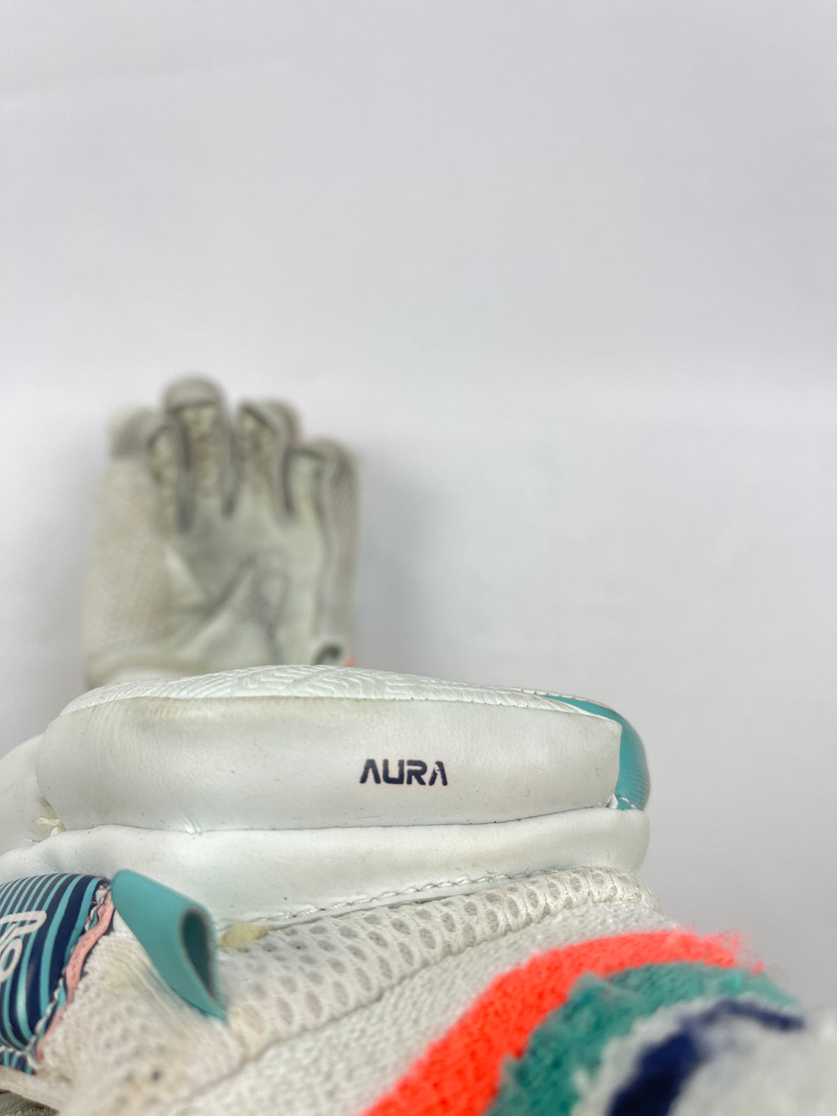 GM Youth 750 Aura Cricket Gloves