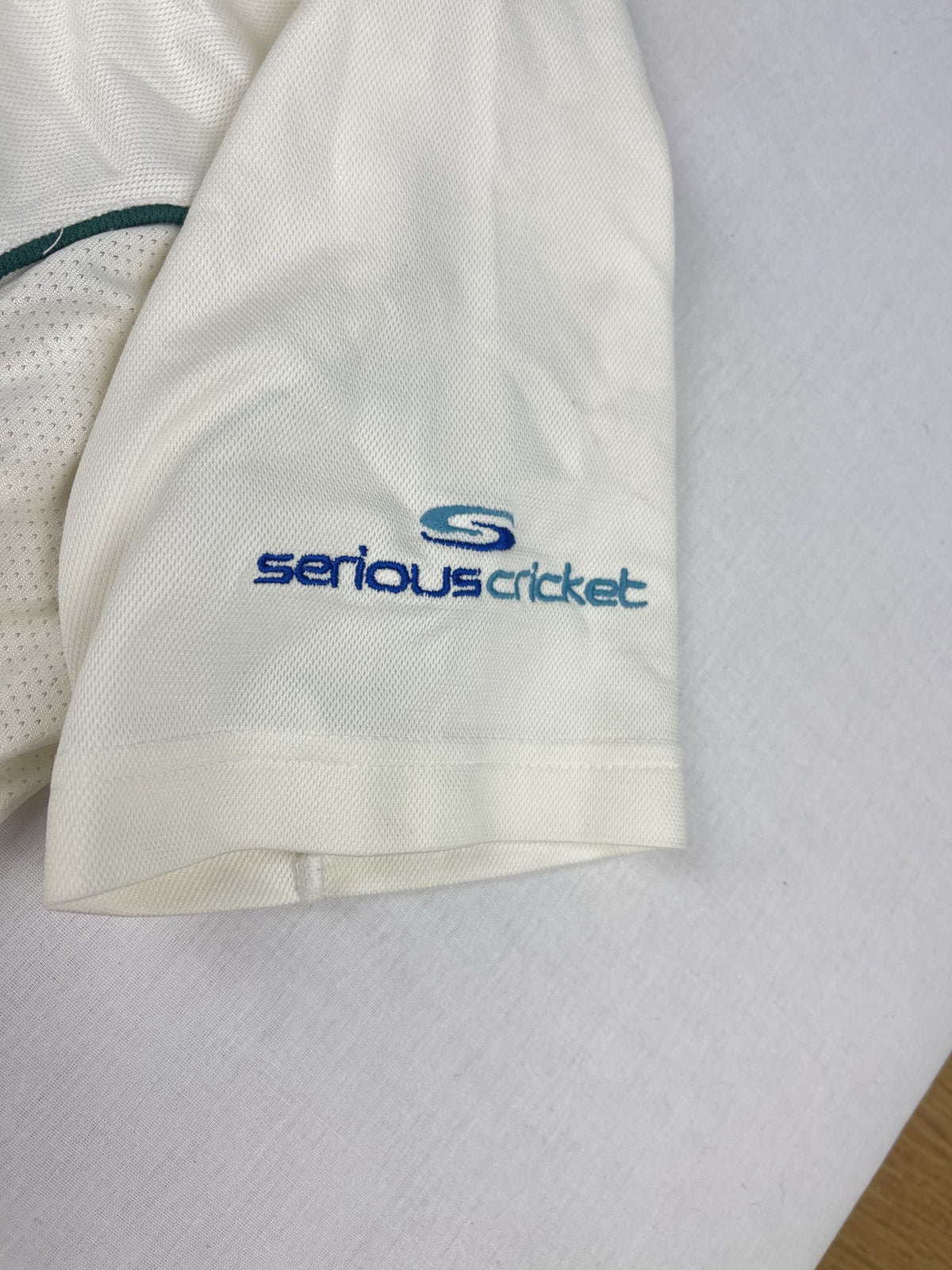 Sleeve logo