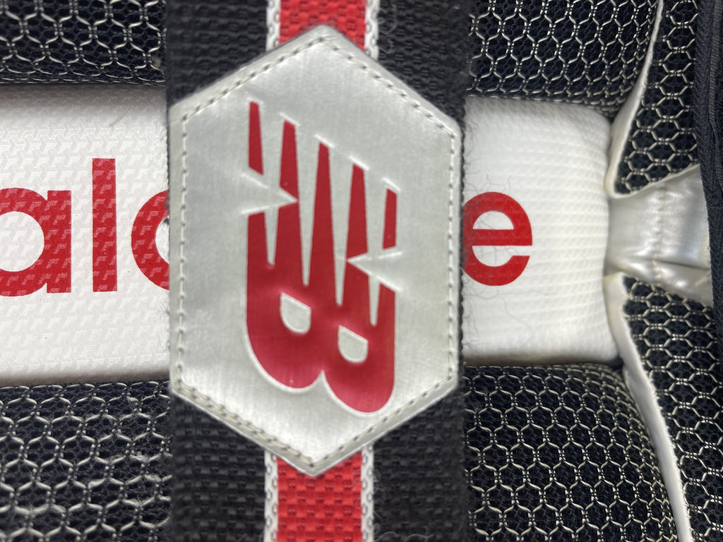 Strap logo