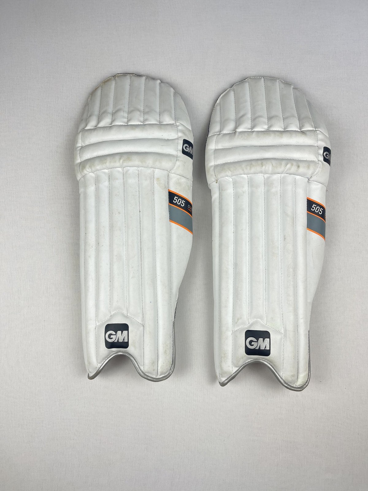 GM 505 youth cricket pads, front