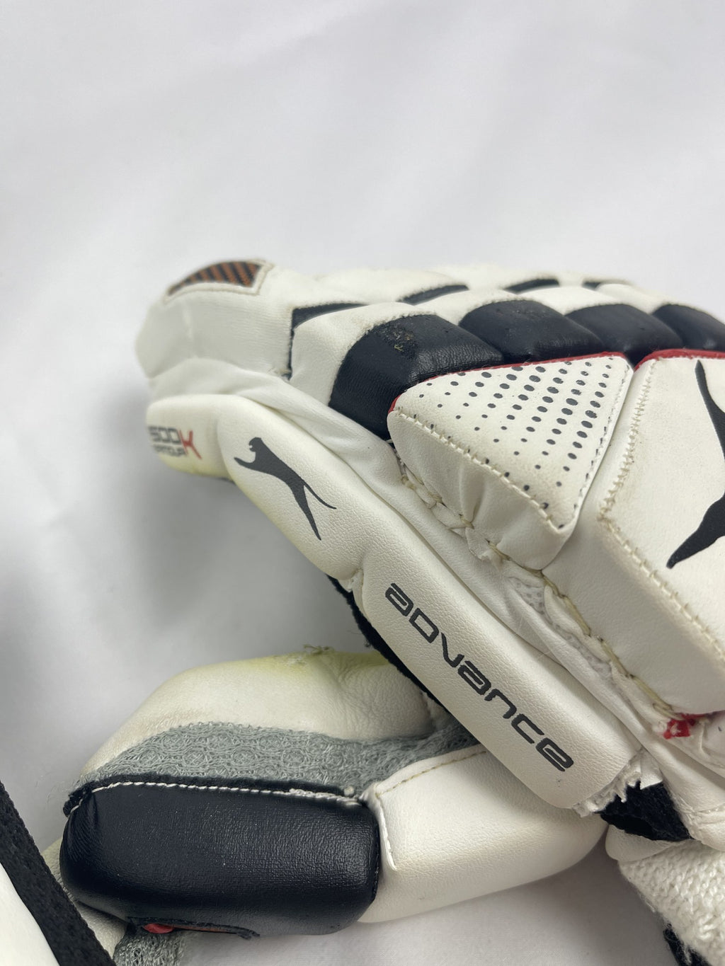 Slazenger Advance Youth Cricket Batting Gloves
