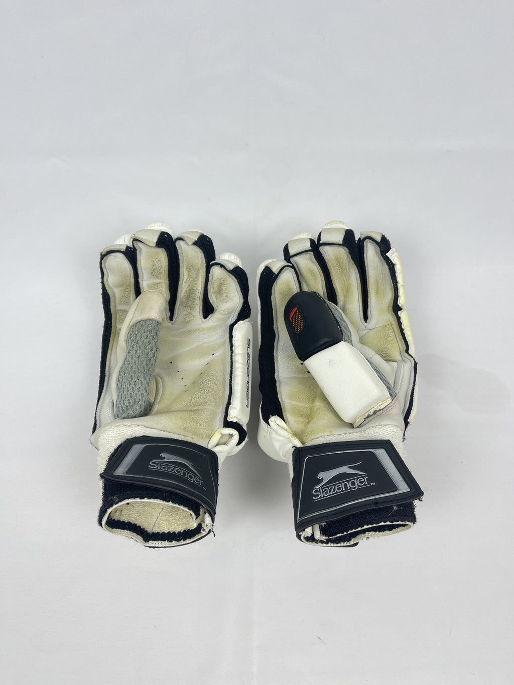 Slazenger Advance Youth Cricket Batting Gloves