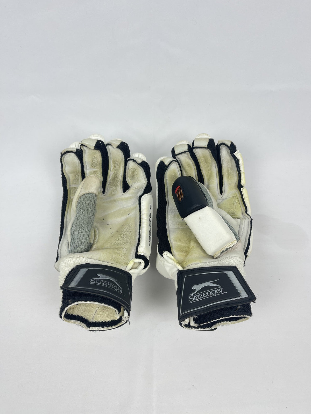 Slazenger Advance Youth Cricket Batting Gloves